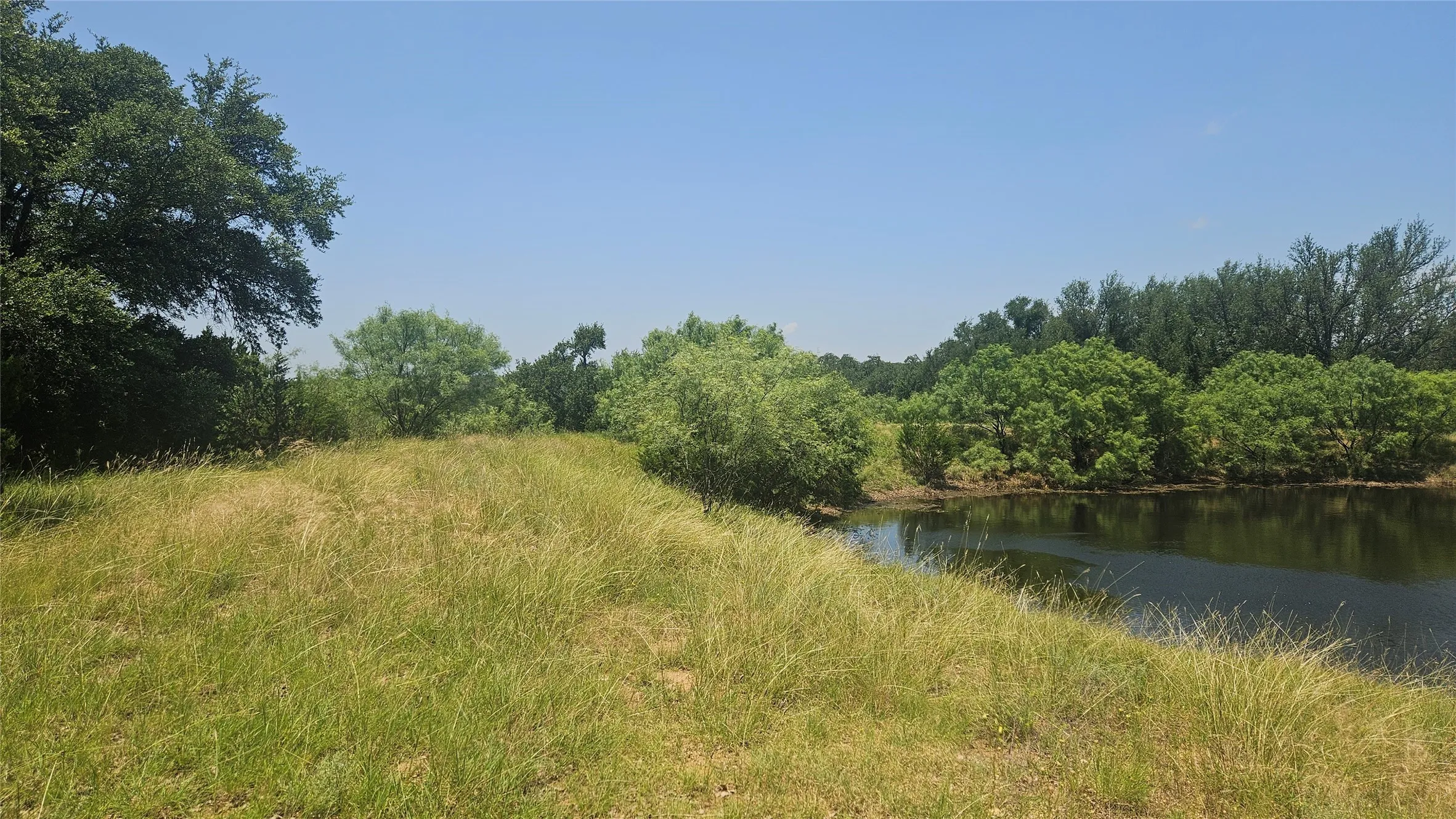 Farm For Sale in Mills County , 151 S FM 573, Mullin, Texas 76864, 2 Bedroom, 1 Bathroom, Garage spaces, 1,500 Sqft, built in 1920, mls#21319343, Real Estate Agent in Mullin, Homes For Sale in Mills county, Homes For Sale in Mullin, Realtor in Mullin Texas, Real Estate Brokerage Independent Realty Texas, Luminita Cordes Realtor