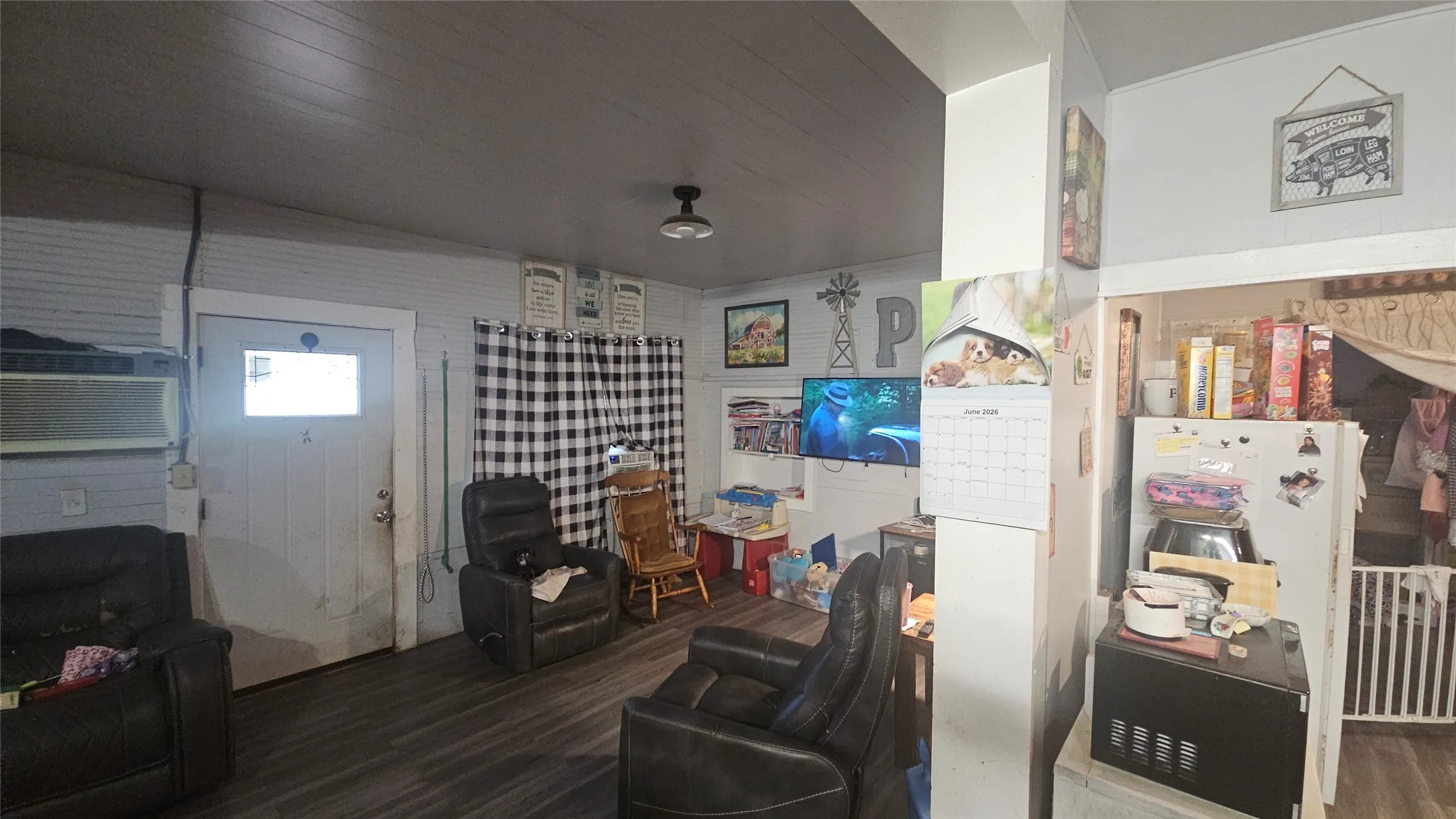 Farm For Sale in Mills County , 151 S FM 573, Mullin, Texas 76864, 2 Bedroom, 1 Bathroom, Garage spaces, 1,500 Sqft, built in 1920, mls#21319343, Real Estate Agent in Mullin, Homes For Sale in Mills county, Homes For Sale in Mullin, Realtor in Mullin Texas, Real Estate Brokerage Independent Realty Texas, Luminita Cordes Realtor
