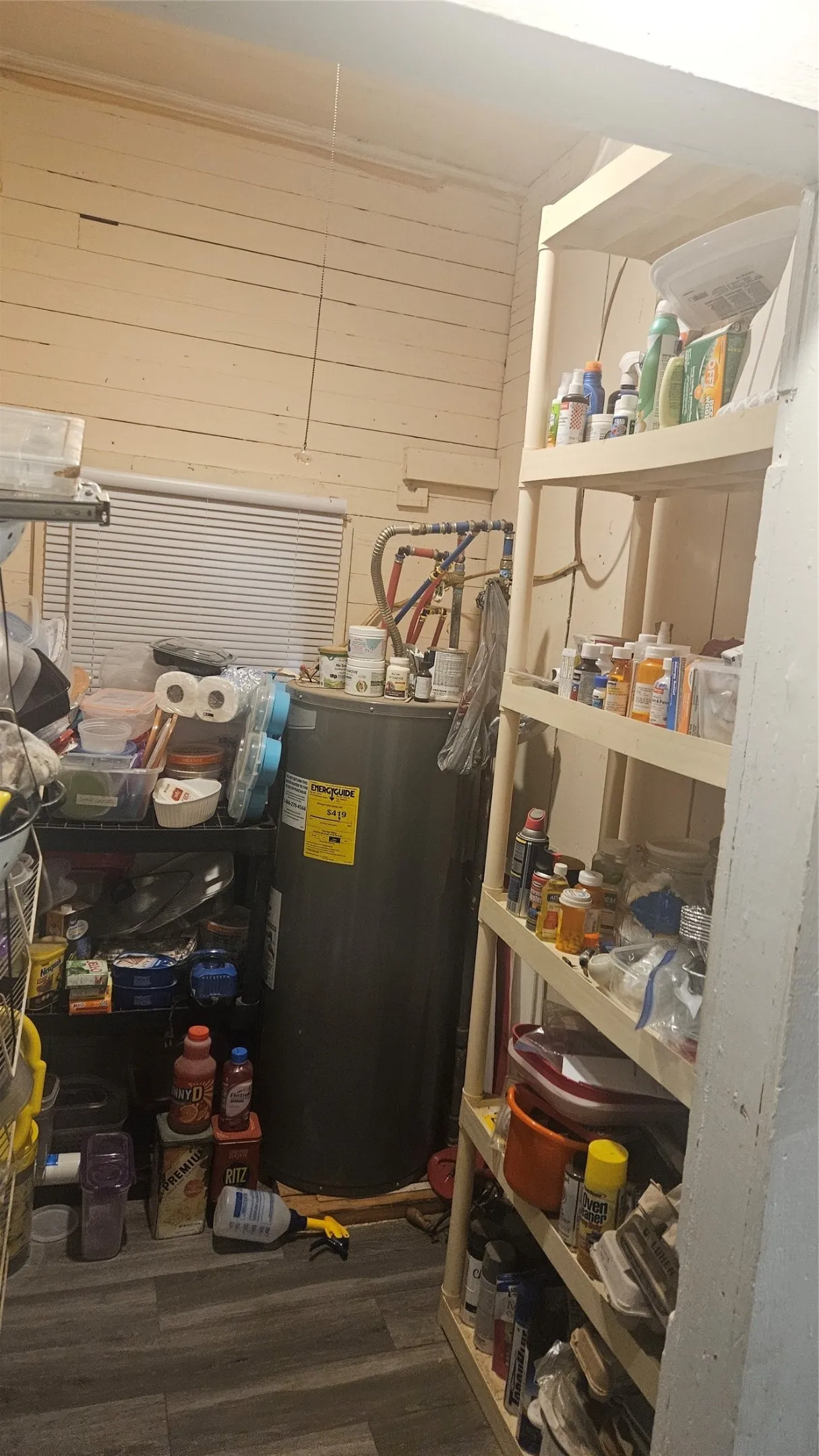 Farm For Sale in Mills County , 151 S FM 573, Mullin, Texas 76864, 2 Bedroom, 1 Bathroom, Garage spaces, 1,500 Sqft, built in 1920, mls#21319343, Real Estate Agent in Mullin, Homes For Sale in Mills county, Homes For Sale in Mullin, Realtor in Mullin Texas, Real Estate Brokerage Independent Realty Texas, Luminita Cordes Realtor