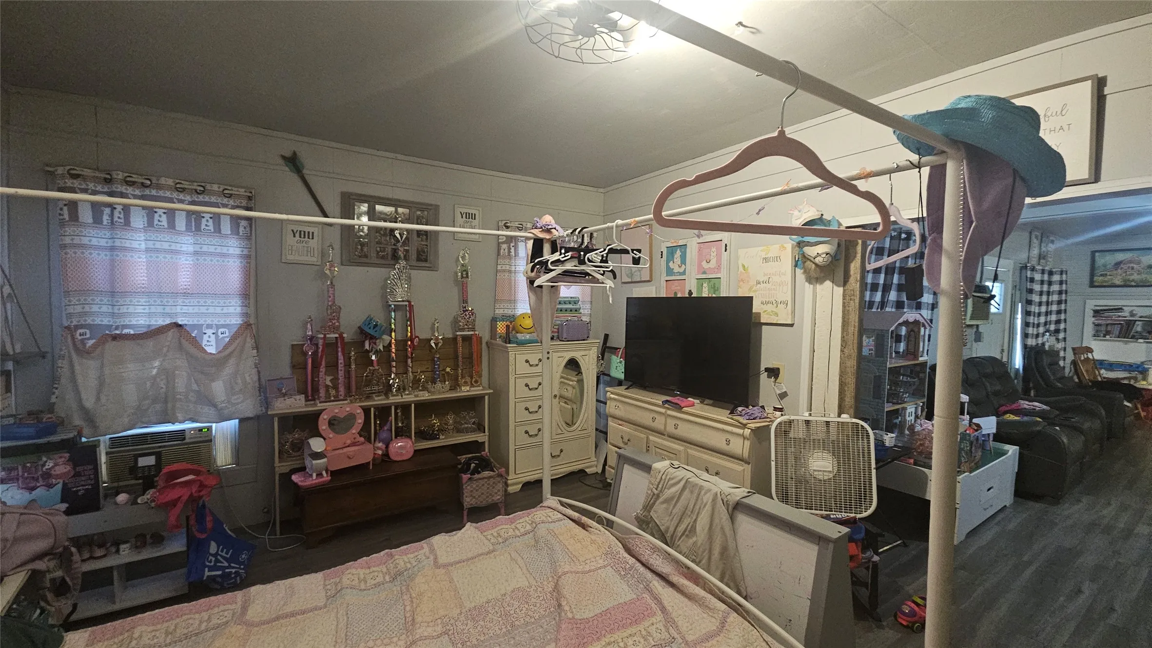 Farm For Sale in Mills County , 151 S FM 573, Mullin, Texas 76864, 2 Bedroom, 1 Bathroom, Garage spaces, 1,500 Sqft, built in 1920, mls#21319343, Real Estate Agent in Mullin, Homes For Sale in Mills county, Homes For Sale in Mullin, Realtor in Mullin Texas, Real Estate Brokerage Independent Realty Texas, Luminita Cordes Realtor