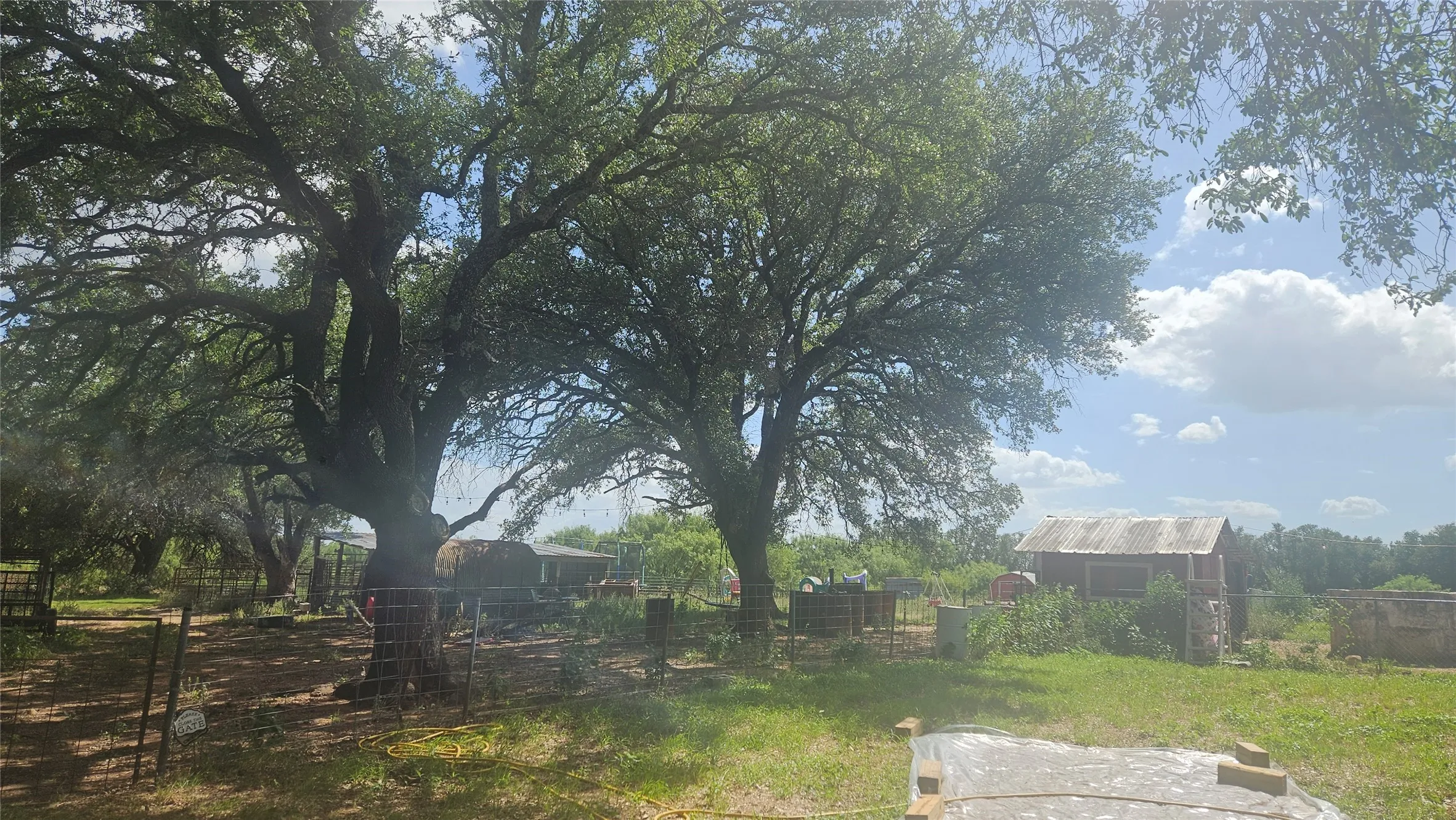 Farm For Sale in Mills County , 151 S FM 573, Mullin, Texas 76864, 2 Bedroom, 1 Bathroom, Garage spaces, 1,500 Sqft, built in 1920, mls#21319343, Real Estate Agent in Mullin, Homes For Sale in Mills county, Homes For Sale in Mullin, Realtor in Mullin Texas, Real Estate Brokerage Independent Realty Texas, Luminita Cordes Realtor