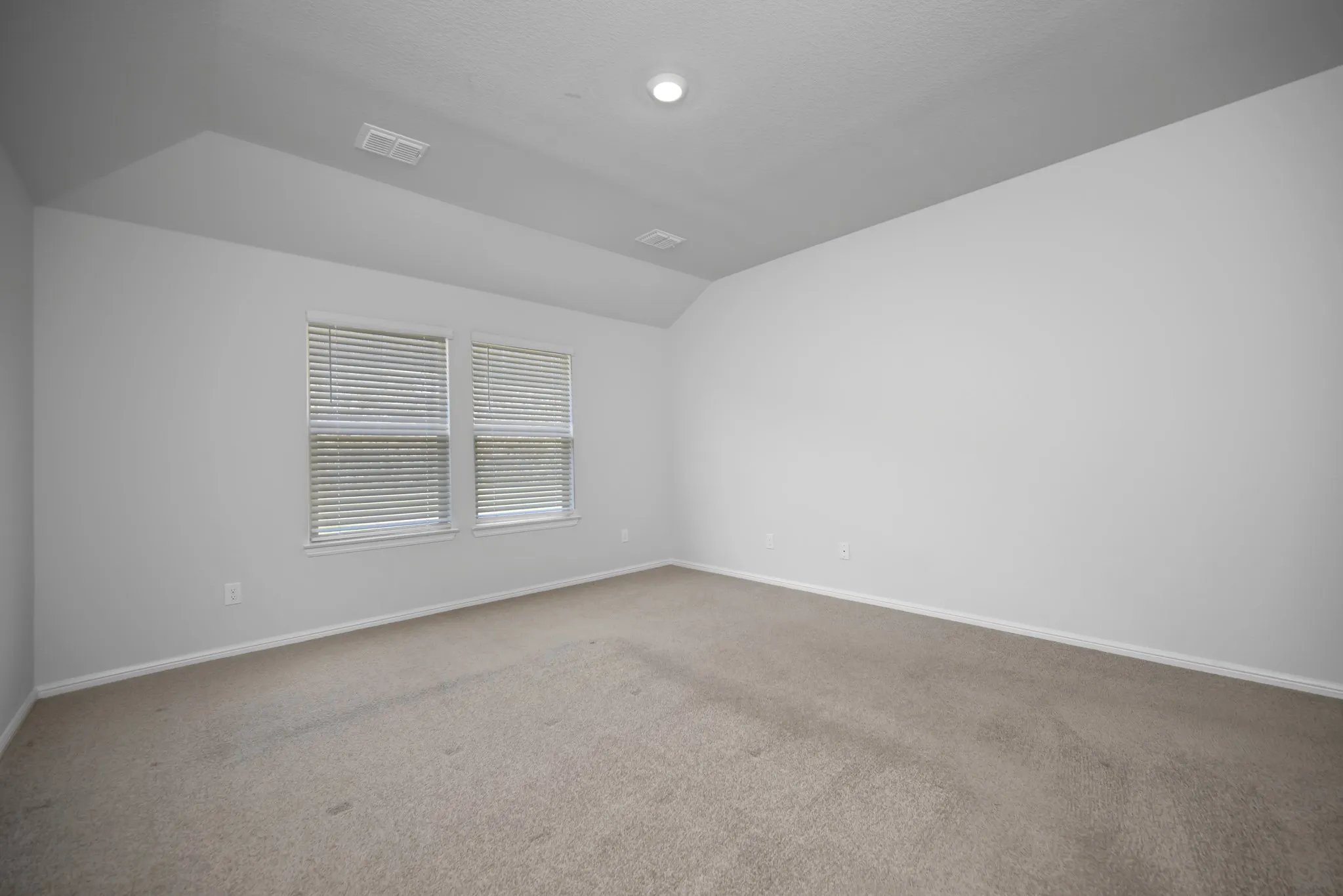 Oversize master bedroom
