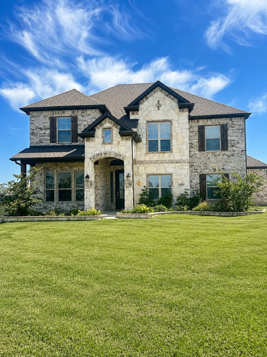 Single Family Residence For Sale in Johnson County , 6020 Glenwood Drive, Joshua, Texas 76058, 3 Bedroom, 4 Bathroom, 2 Garage spaces, 3,482 Sqft, built in 2022, mls#21323088, Real Estate Agent in Joshua, Homes For Sale in Johnson county, Homes For Sale in Joshua, Realtor in Joshua Texas, Real Estate Brokerage Independent Realty Texas, Luminita Cordes Realtor