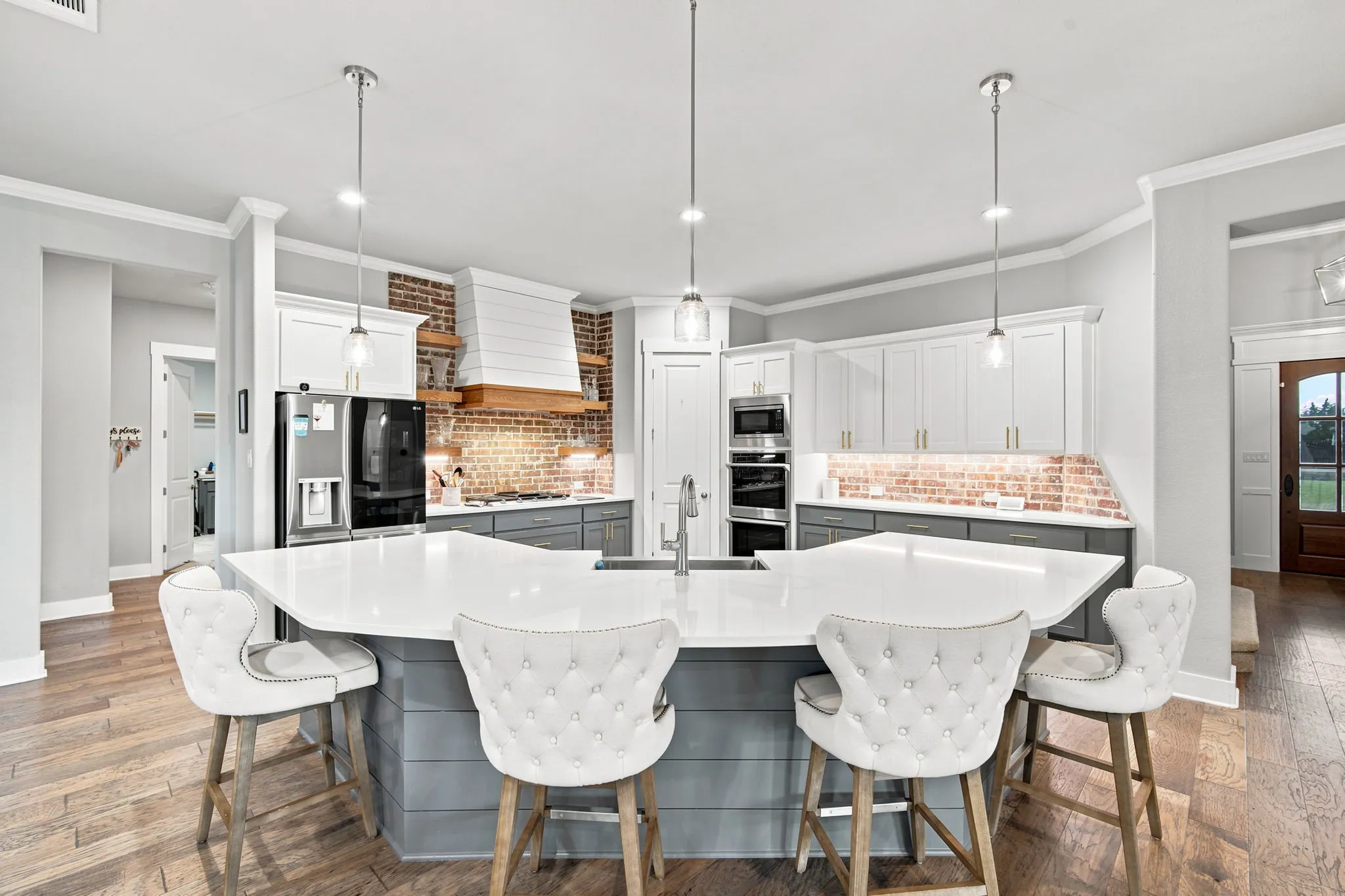 Huge Chief 's kitchen perfect for entertaining