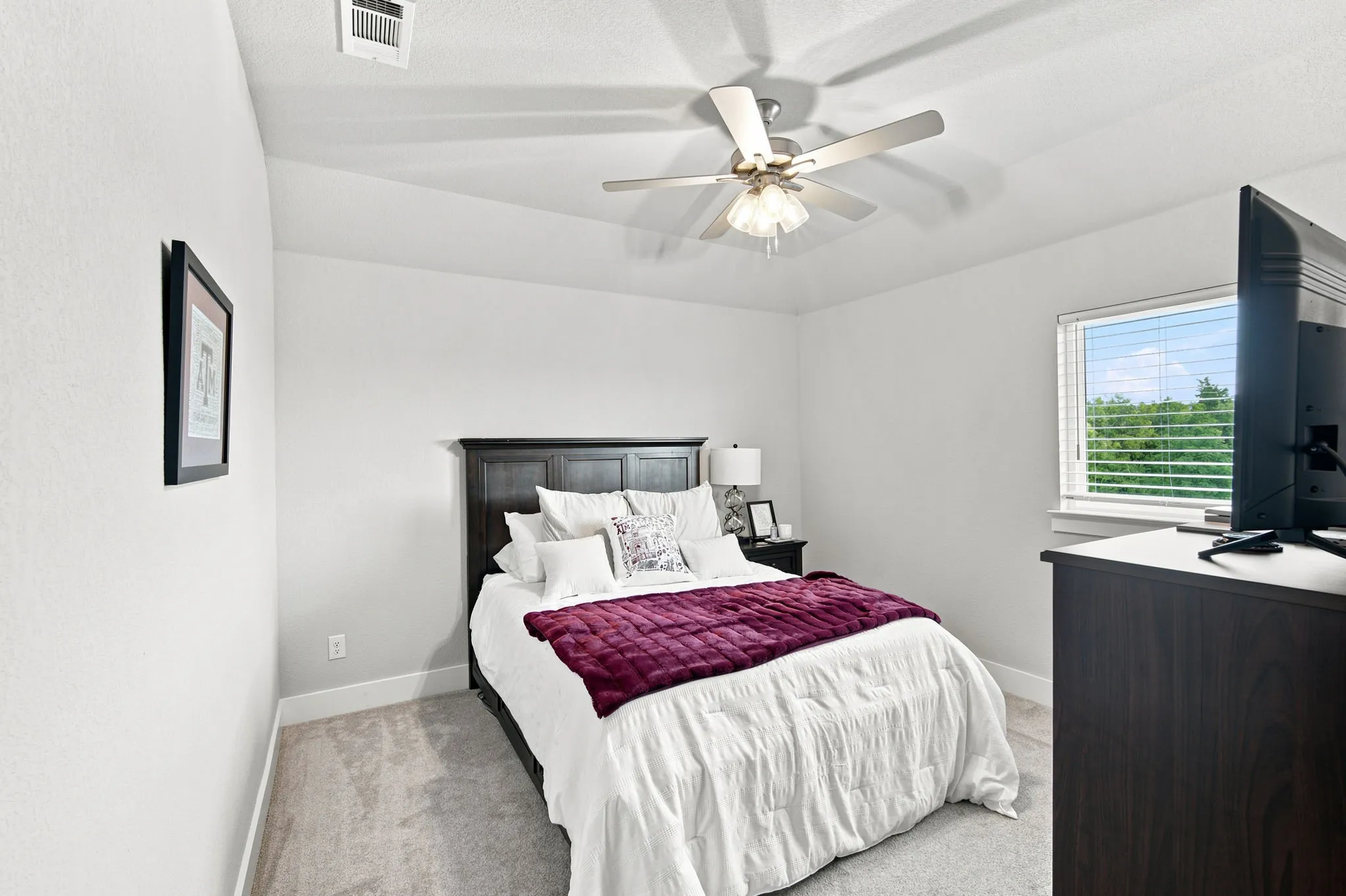 Single Family Residence For Sale in Ellis County , 3920 Lizzy Lane, Midlothian, Texas 76065, 4 Bedroom, 3 Bathroom, 3 Garage spaces, 3,744 Sqft, built in 2021, mls#21322819, Real Estate Agent in Midlothian, Homes For Sale in Ellis county, Homes For Sale in Midlothian, Realtor in Midlothian Texas, Real Estate Brokerage Independent Realty Texas, Luminita Cordes Realtor