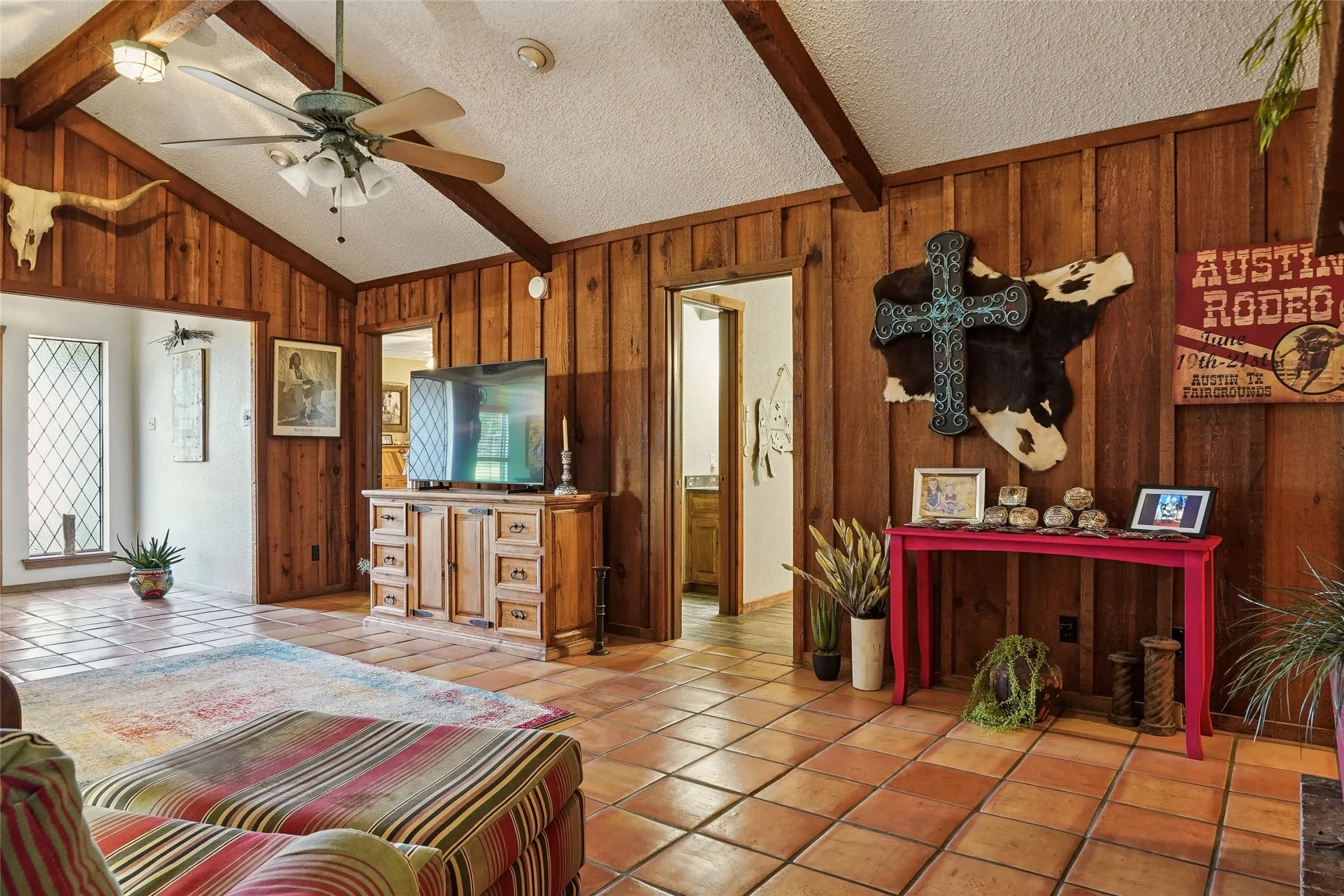 Single Family Residence For Sale in Denton County , 3030 Wager Road, Flower Mound, Texas 75028, 3 Bedroom, 3 Bathroom, Garage spaces, 2,781 Sqft, built in 1978, mls#21322668, Real Estate Agent in Flower Mound, Homes For Sale in Denton county, Homes For Sale in Flower Mound, Realtor in Flower Mound Texas, Real Estate Brokerage Independent Realty Texas, Luminita Cordes Realtor