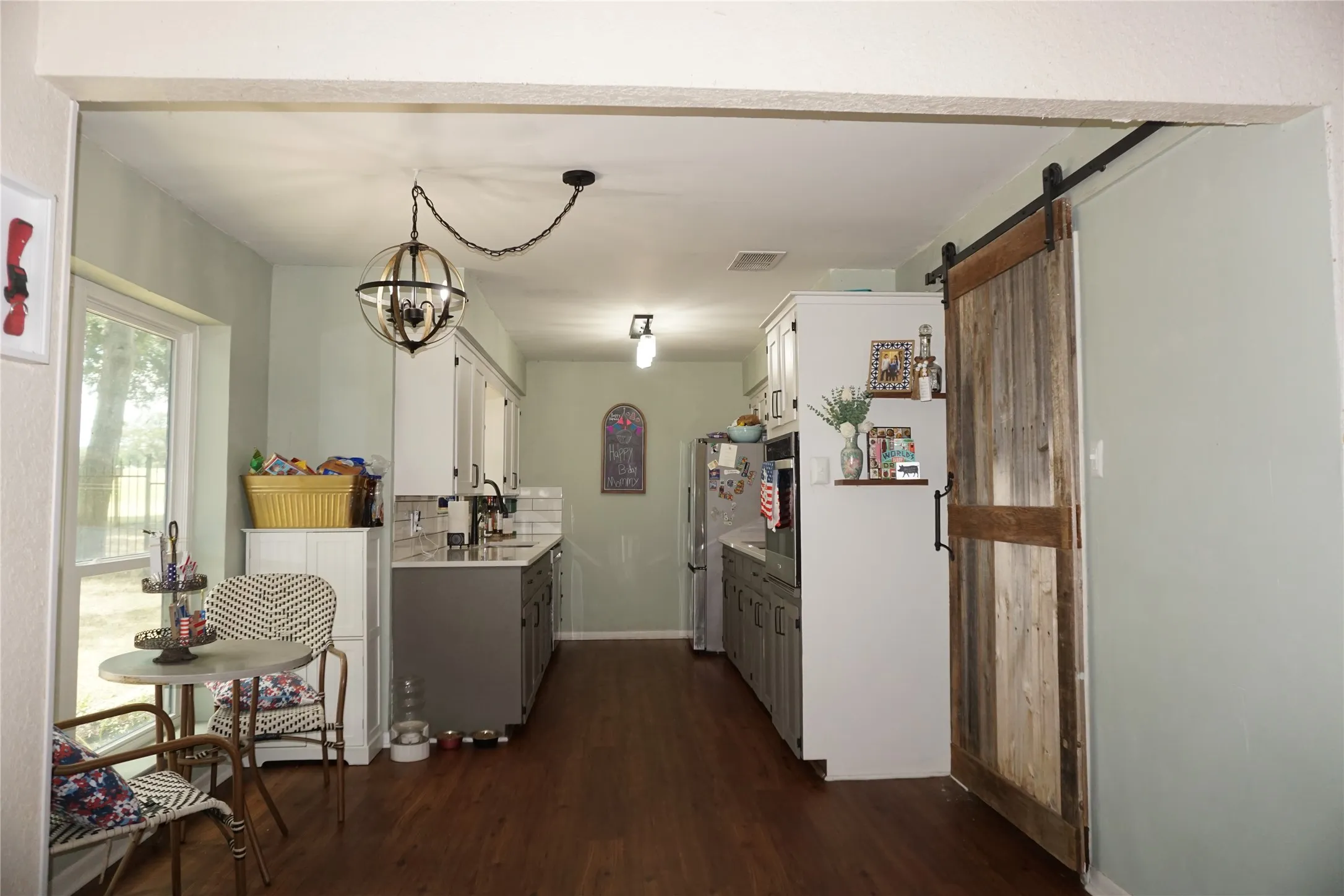 Single Family Residence For Sale in Kaufman County , 10808 Jeanell Drive, Kemp, Texas 75143, 3 Bedroom, 2 Bathroom, 2 Garage spaces, 1,446 Sqft, built in 1978, mls#21323118, Real Estate Agent in Kemp, Homes For Sale in Kaufman county, Homes For Sale in Kemp, Realtor in Kemp Texas, Real Estate Brokerage Independent Realty Texas, Luminita Cordes Realtor