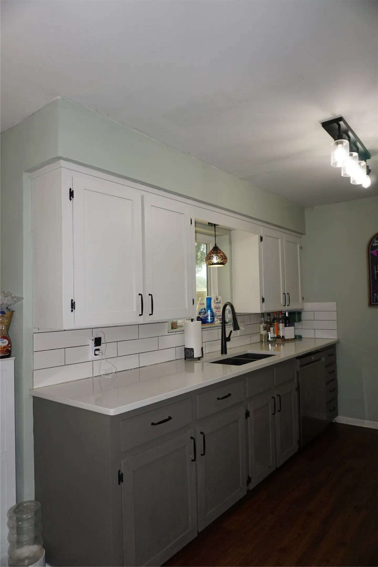 Single Family Residence For Sale in Kaufman County , 10808 Jeanell Drive, Kemp, Texas 75143, 3 Bedroom, 2 Bathroom, 2 Garage spaces, 1,446 Sqft, built in 1978, mls#21323118, Real Estate Agent in Kemp, Homes For Sale in Kaufman county, Homes For Sale in Kemp, Realtor in Kemp Texas, Real Estate Brokerage Independent Realty Texas, Luminita Cordes Realtor