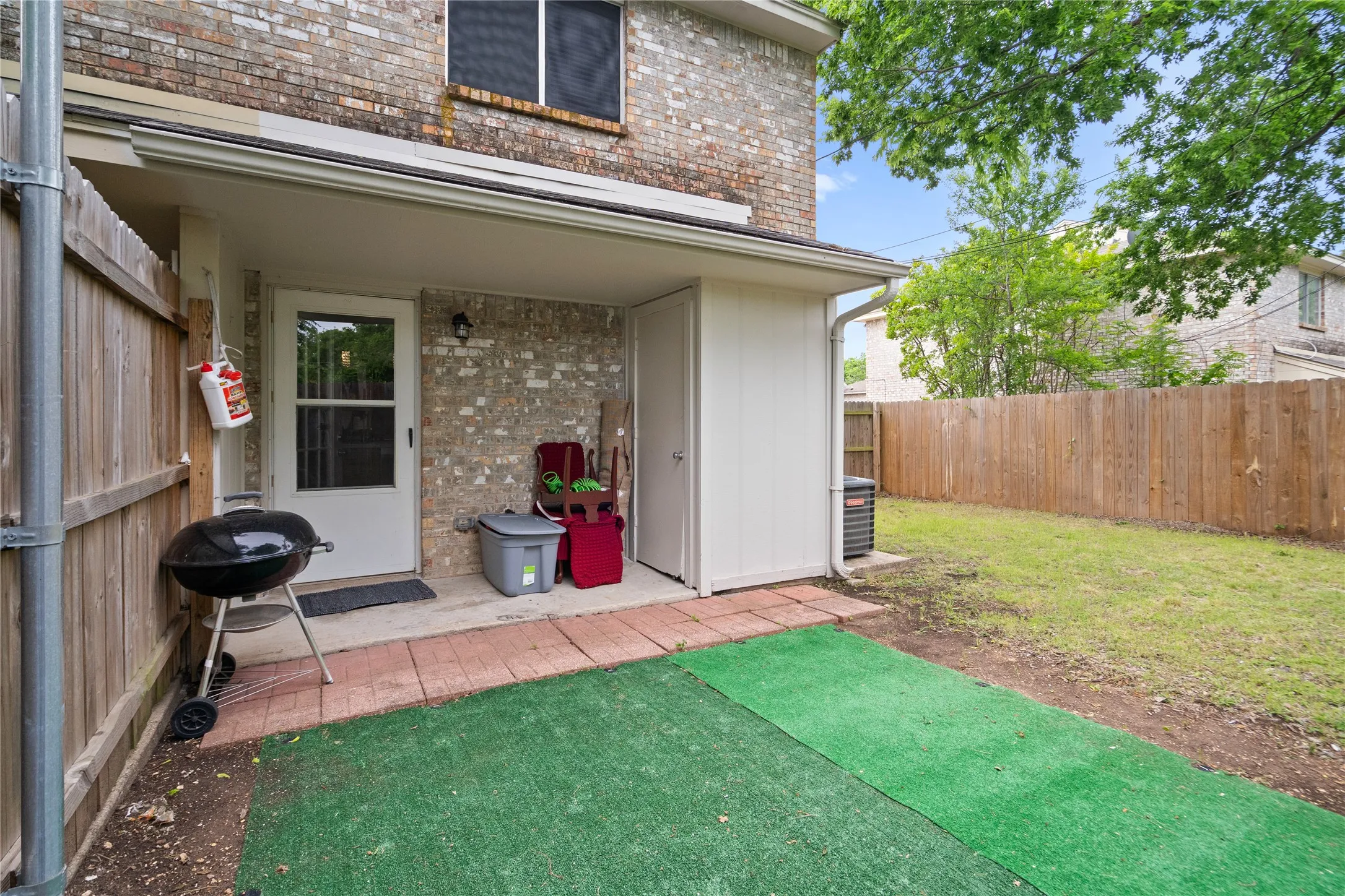 Townhouse For Sale in Dallas County , 139 Graystone Place, Duncanville, Texas 75137, 2 Bedrooms, 2 Bathrooms, Garage spaces, 1,024 Sqft, built in 1982, Price $195,000, mls#21322979, Real Estate Agent in Duncanville, Homes For Sale in Dallas county, Homes For Sale in Duncanville, Realtor in Duncanville Texas, Real Estate Brokerage Independent Realty Texas, Luminita Cordes Realtor