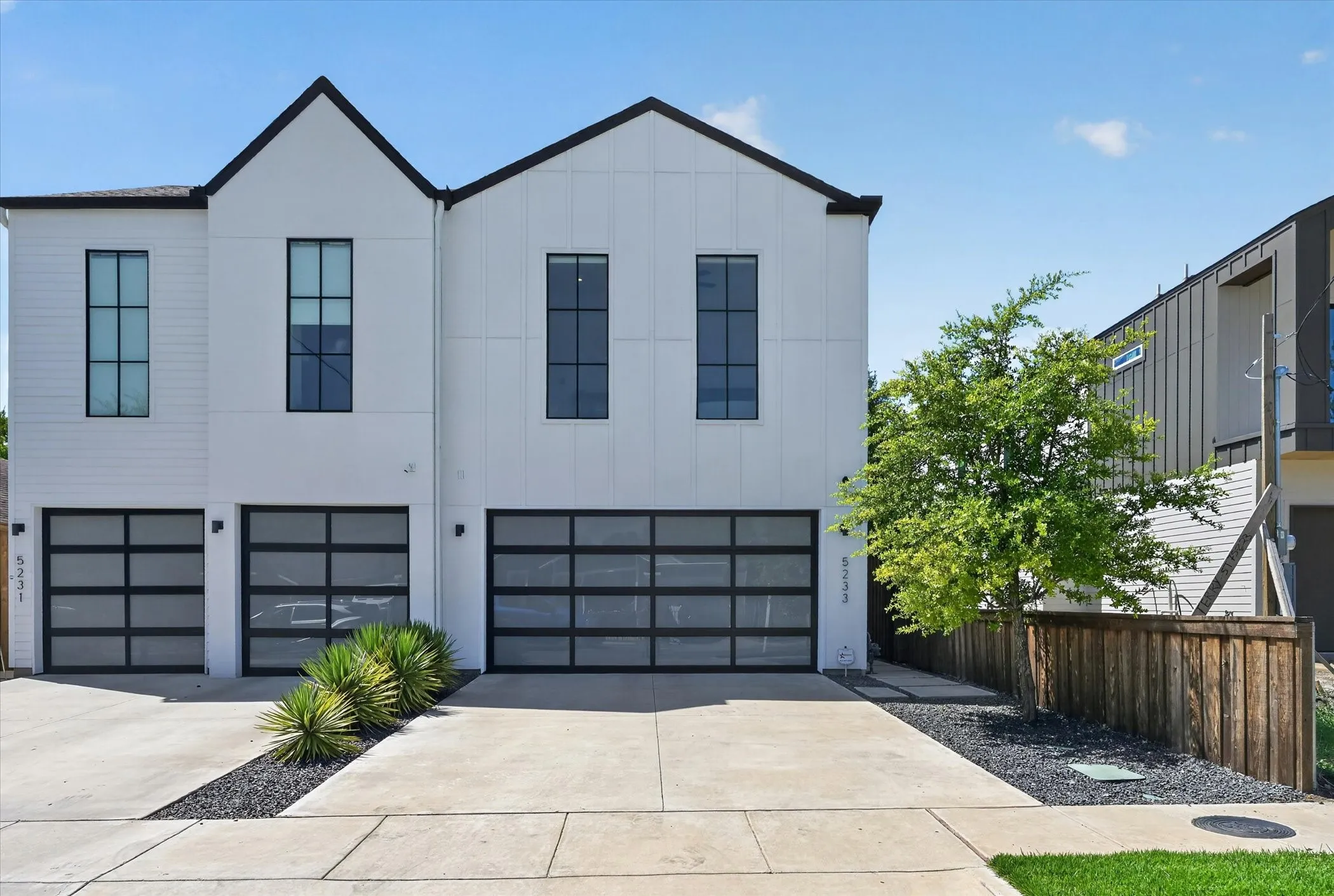 Single Family Residence For Sale in Dallas County , 5233 Terry Street, Dallas, Texas 75223, 3 Bedroom, 3 Bathroom, 2 Garage spaces, 2,166 Sqft, built in 2022, mls#21319100, Real Estate Agent in Dallas, Homes For Sale in Dallas county, Homes For Sale in Dallas, Realtor in Dallas Texas, Real Estate Brokerage Independent Realty Texas, Luminita Cordes Realtor