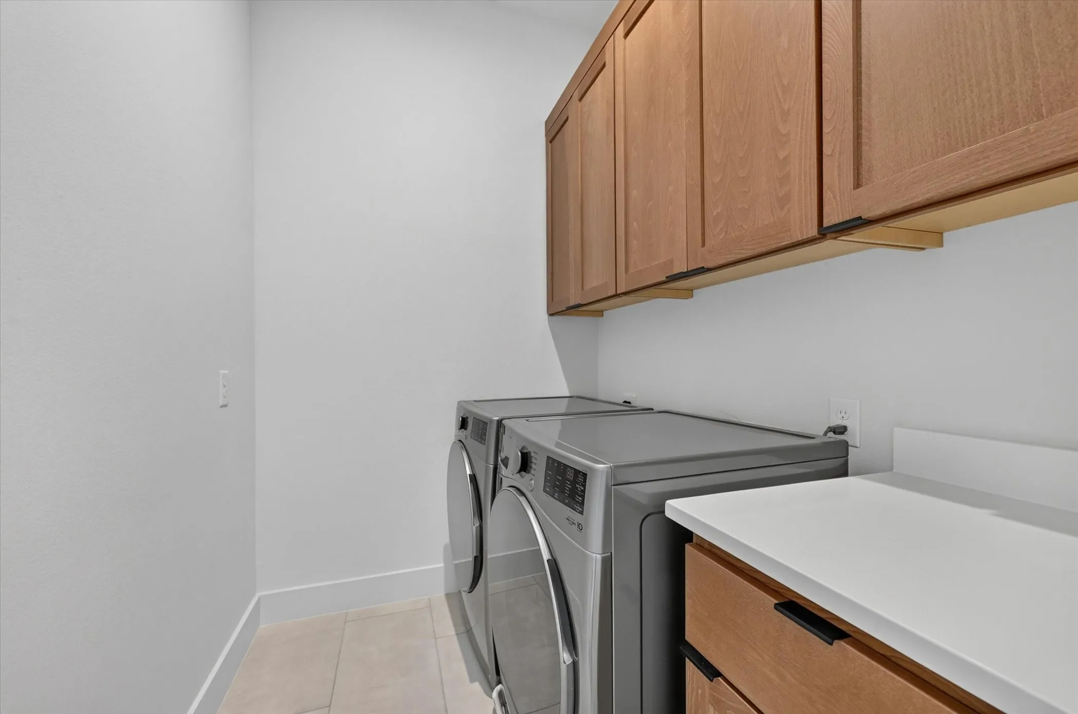 Single Family Residence For Sale in Dallas County , 5233 Terry Street, Dallas, Texas 75223, 3 Bedroom, 3 Bathroom, 2 Garage spaces, 2,166 Sqft, built in 2022, mls#21319100, Real Estate Agent in Dallas, Homes For Sale in Dallas county, Homes For Sale in Dallas, Realtor in Dallas Texas, Real Estate Brokerage Independent Realty Texas, Luminita Cordes Realtor