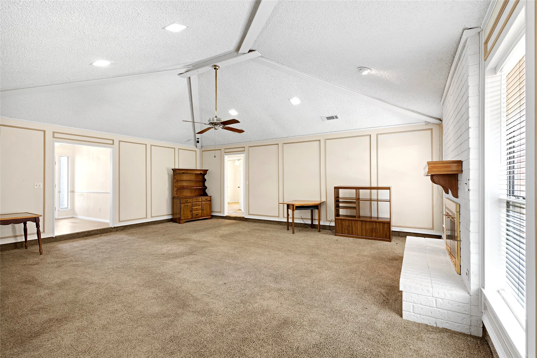 Single Family Residence For Sale in Denton County , 42 Indian Trail, Hickory Creek, Texas 75065, 3 Bedroom, 3 Bathroom, 2 Garage spaces, 2,324 Sqft, built in 1979, mls#21319844, Real Estate Agent in Hickory Creek, Homes For Sale in Denton county, Homes For Sale in Hickory Creek, Realtor in Hickory Creek Texas, Real Estate Brokerage Independent Realty Texas, Luminita Cordes Realtor