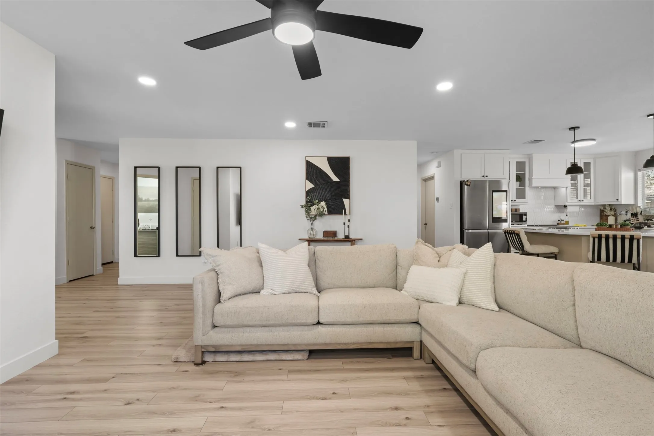Single Family Residence For Rent in Kaufman County , 2031 Lake Trail Drive, Heartland, Texas 75126, 3 Bedroom, 2 Bathroom, 2 Garage spaces, 1,658 Sqft, built in 2007, mls#21322783, Real Estate Agent in Heartland, Homes For Rent in Kaufman county, Homes For Rent in Heartland, Realtor in Heartland Texas, Real Estate Brokerage Independent Realty Texas, Luminita Cordes Realtor