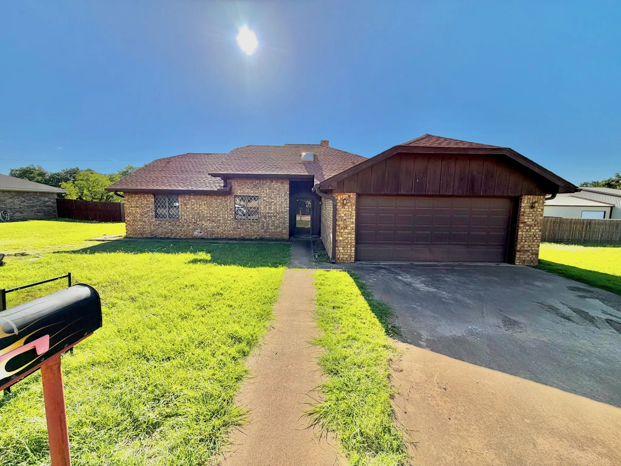 Single Family Residence For Sale in Eastland County , 804 Foxhollow Road, Eastland, Texas 76448, 3 Bedroom, 2 Bathroom, 3 Garage spaces, 1,726 Sqft, built in 1984, mls#21323146, Real Estate Agent in Eastland, Homes For Sale in Eastland county, Homes For Sale in Eastland, Realtor in Eastland Texas, Real Estate Brokerage Independent Realty Texas, Luminita Cordes Realtor