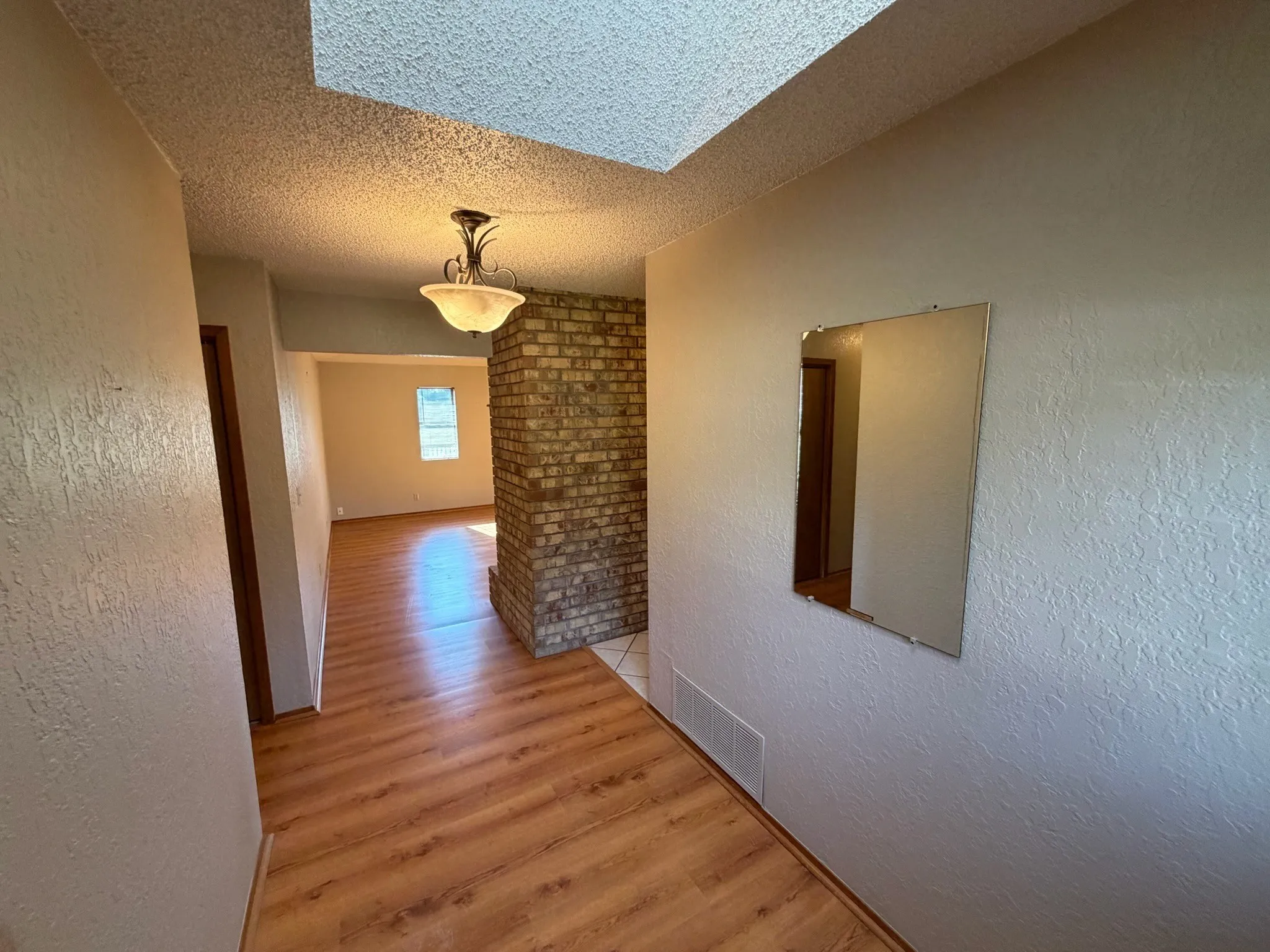 Single Family Residence For Sale in Eastland County , 804 Foxhollow Road, Eastland, Texas 76448, 3 Bedroom, 2 Bathroom, 3 Garage spaces, 1,726 Sqft, built in 1984, mls#21323146, Real Estate Agent in Eastland, Homes For Sale in Eastland county, Homes For Sale in Eastland, Realtor in Eastland Texas, Real Estate Brokerage Independent Realty Texas, Luminita Cordes Realtor