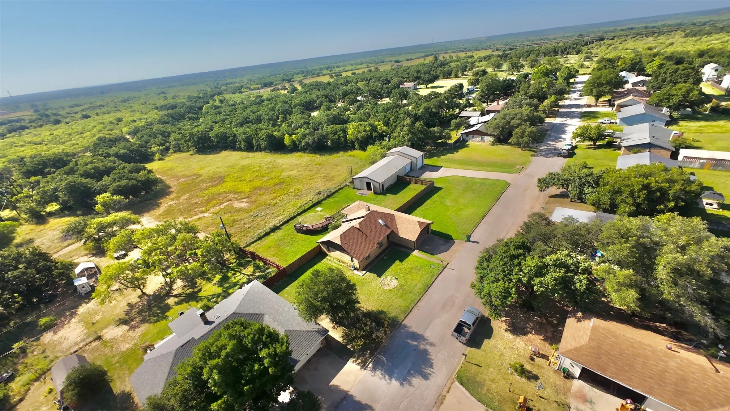 Single Family Residence For Sale in Eastland County , 804 Foxhollow Road, Eastland, Texas 76448, 3 Bedroom, 2 Bathroom, 3 Garage spaces, 1,726 Sqft, built in 1984, mls#21323146, Real Estate Agent in Eastland, Homes For Sale in Eastland county, Homes For Sale in Eastland, Realtor in Eastland Texas, Real Estate Brokerage Independent Realty Texas, Luminita Cordes Realtor