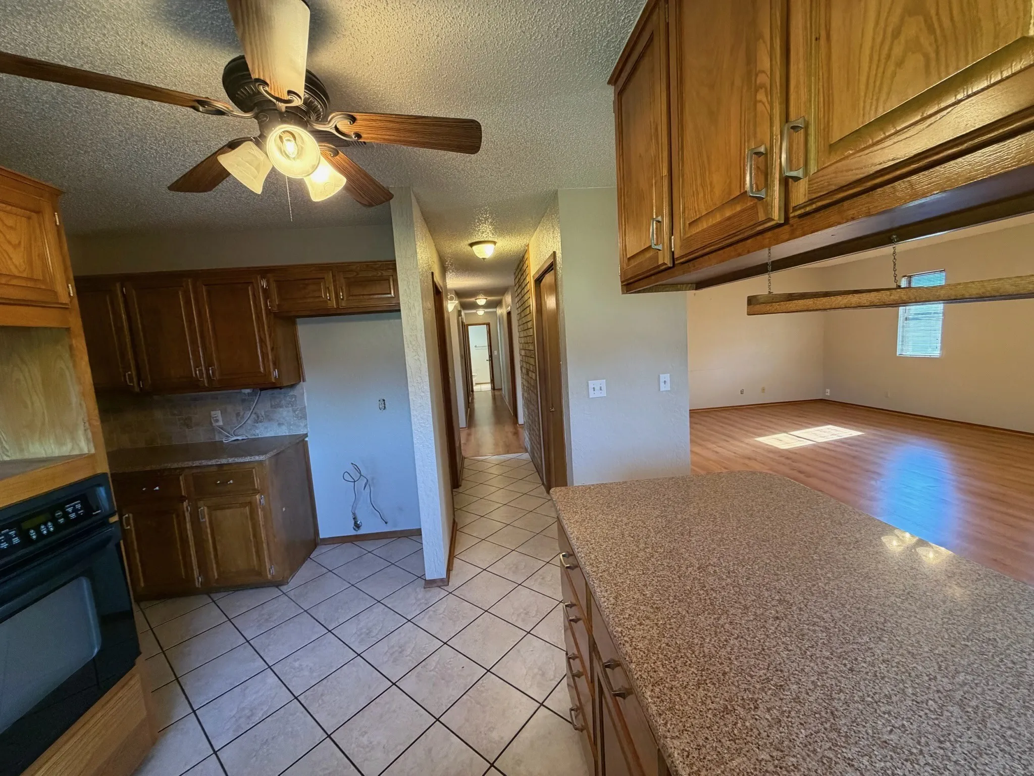 Single Family Residence For Sale in Eastland County , 804 Foxhollow Road, Eastland, Texas 76448, 3 Bedroom, 2 Bathroom, 3 Garage spaces, 1,726 Sqft, built in 1984, mls#21323146, Real Estate Agent in Eastland, Homes For Sale in Eastland county, Homes For Sale in Eastland, Realtor in Eastland Texas, Real Estate Brokerage Independent Realty Texas, Luminita Cordes Realtor