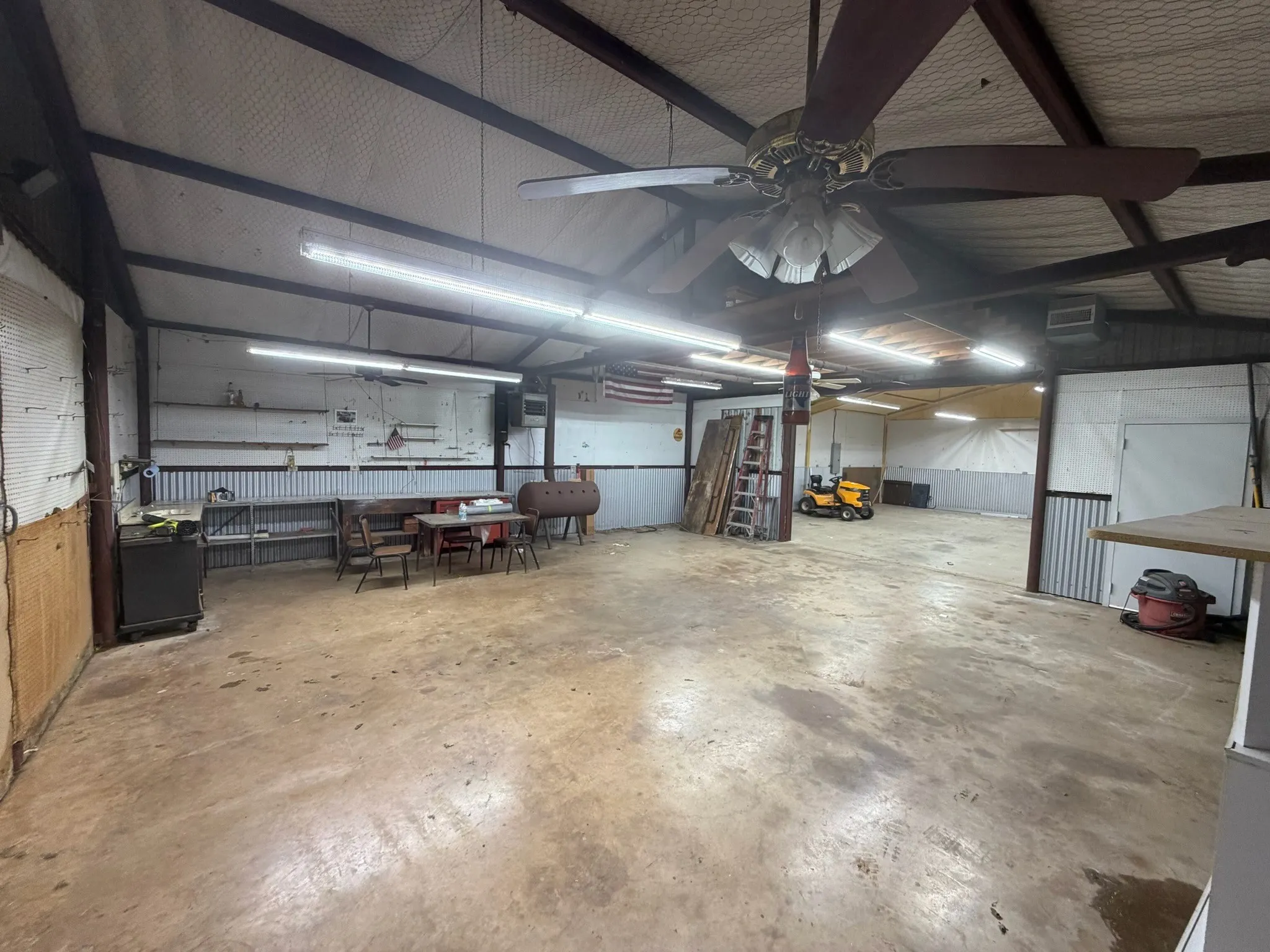 Single Family Residence For Sale in Eastland County , 804 Foxhollow Road, Eastland, Texas 76448, 3 Bedroom, 2 Bathroom, 3 Garage spaces, 1,726 Sqft, built in 1984, mls#21323146, Real Estate Agent in Eastland, Homes For Sale in Eastland county, Homes For Sale in Eastland, Realtor in Eastland Texas, Real Estate Brokerage Independent Realty Texas, Luminita Cordes Realtor