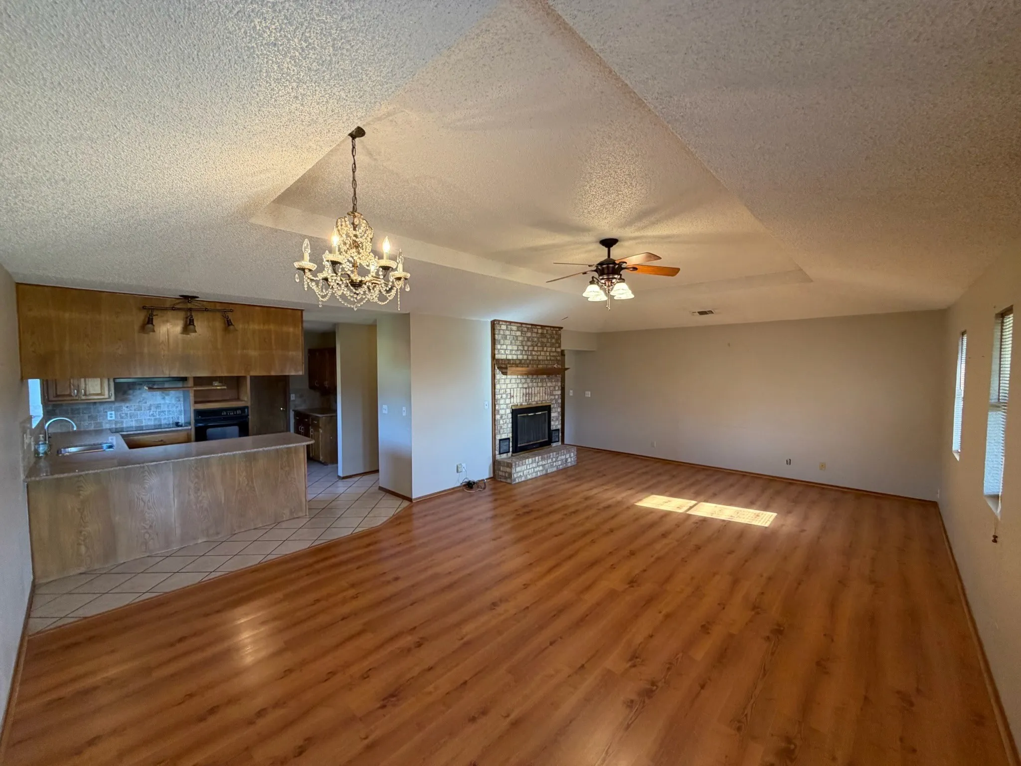 Single Family Residence For Sale in Eastland County , 804 Foxhollow Road, Eastland, Texas 76448, 3 Bedroom, 2 Bathroom, 3 Garage spaces, 1,726 Sqft, built in 1984, mls#21323146, Real Estate Agent in Eastland, Homes For Sale in Eastland county, Homes For Sale in Eastland, Realtor in Eastland Texas, Real Estate Brokerage Independent Realty Texas, Luminita Cordes Realtor