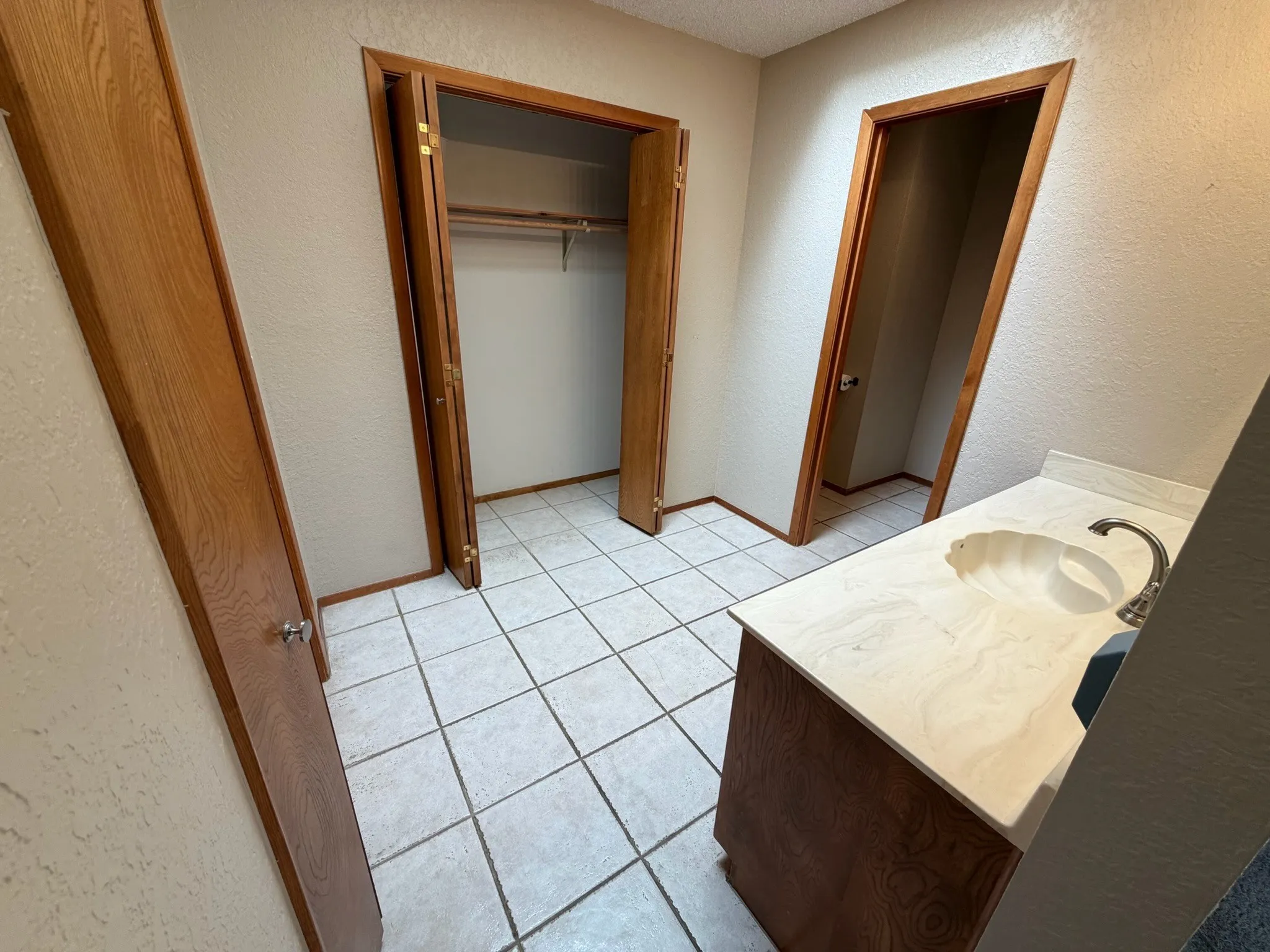 Single Family Residence For Sale in Eastland County , 804 Foxhollow Road, Eastland, Texas 76448, 3 Bedroom, 2 Bathroom, 3 Garage spaces, 1,726 Sqft, built in 1984, mls#21323146, Real Estate Agent in Eastland, Homes For Sale in Eastland county, Homes For Sale in Eastland, Realtor in Eastland Texas, Real Estate Brokerage Independent Realty Texas, Luminita Cordes Realtor