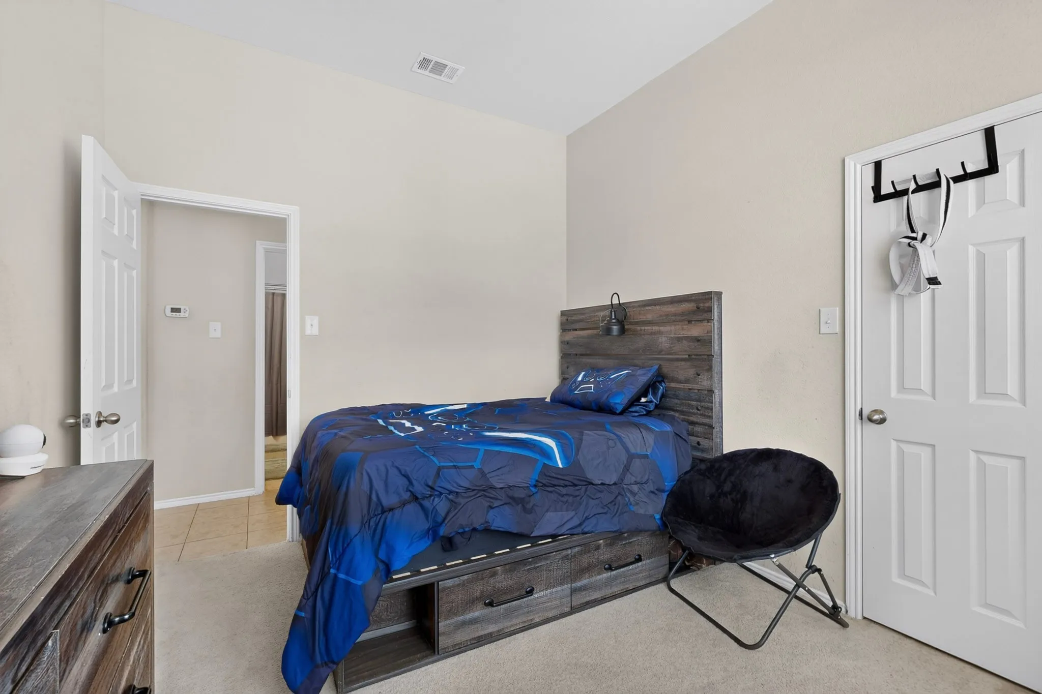 Single Family Residence For Sale in Dallas County , 404 Castle Street, De Soto, Texas 75115, 3 Bedroom, 2 Bathroom, 2 Garage spaces, 1,897 Sqft, built in 2008, mls#21317257, Real Estate Agent in De Soto, Homes For Sale in Dallas county, Homes For Sale in De Soto, Realtor in De Soto Texas, Real Estate Brokerage Independent Realty Texas, Luminita Cordes Realtor