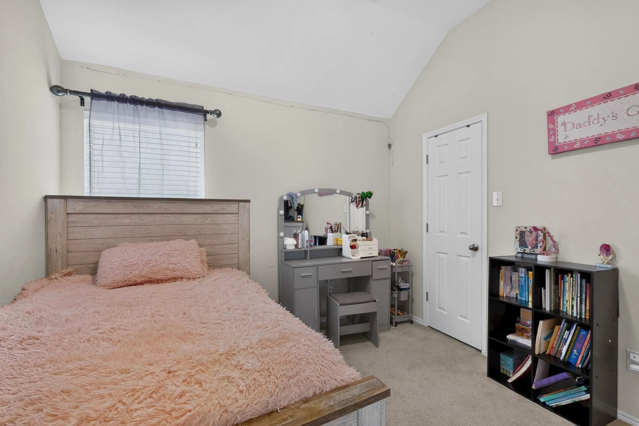 Single Family Residence For Sale in Dallas County , 404 Castle Street, De Soto, Texas 75115, 3 Bedroom, 2 Bathroom, 2 Garage spaces, 1,897 Sqft, built in 2008, mls#21317257, Real Estate Agent in De Soto, Homes For Sale in Dallas county, Homes For Sale in De Soto, Realtor in De Soto Texas, Real Estate Brokerage Independent Realty Texas, Luminita Cordes Realtor