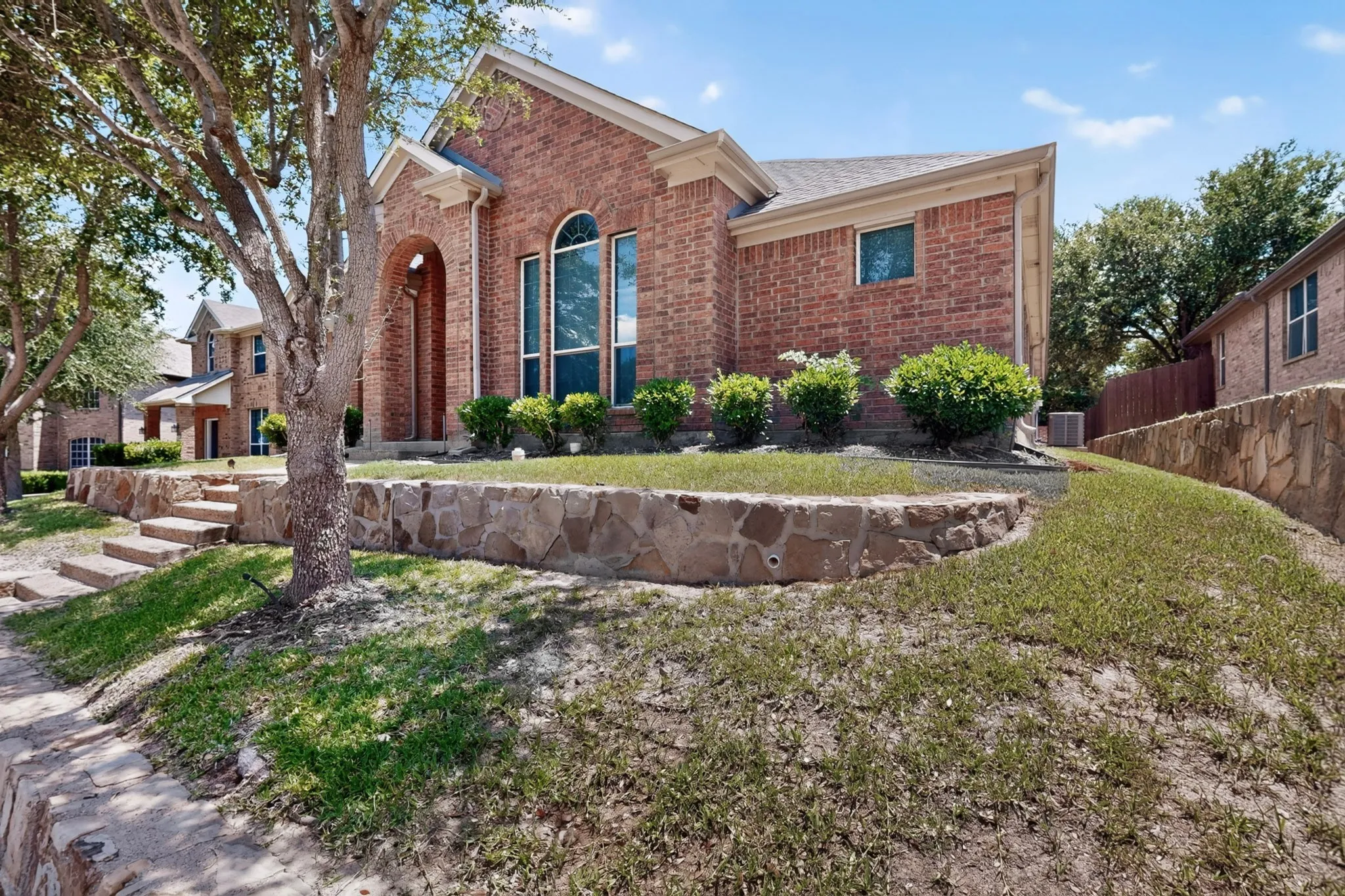 Single Family Residence For Sale in Dallas County , 404 Castle Street, De Soto, Texas 75115, 3 Bedroom, 2 Bathroom, 2 Garage spaces, 1,897 Sqft, built in 2008, mls#21317257, Real Estate Agent in De Soto, Homes For Sale in Dallas county, Homes For Sale in De Soto, Realtor in De Soto Texas, Real Estate Brokerage Independent Realty Texas, Luminita Cordes Realtor