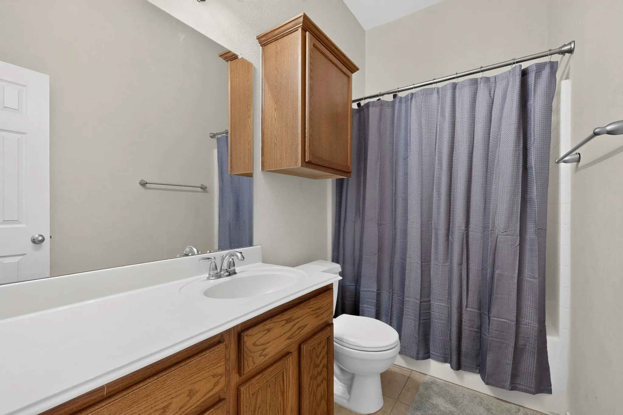 Single Family Residence For Sale in Dallas County , 404 Castle Street, De Soto, Texas 75115, 3 Bedroom, 2 Bathroom, 2 Garage spaces, 1,897 Sqft, built in 2008, mls#21317257, Real Estate Agent in De Soto, Homes For Sale in Dallas county, Homes For Sale in De Soto, Realtor in De Soto Texas, Real Estate Brokerage Independent Realty Texas, Luminita Cordes Realtor