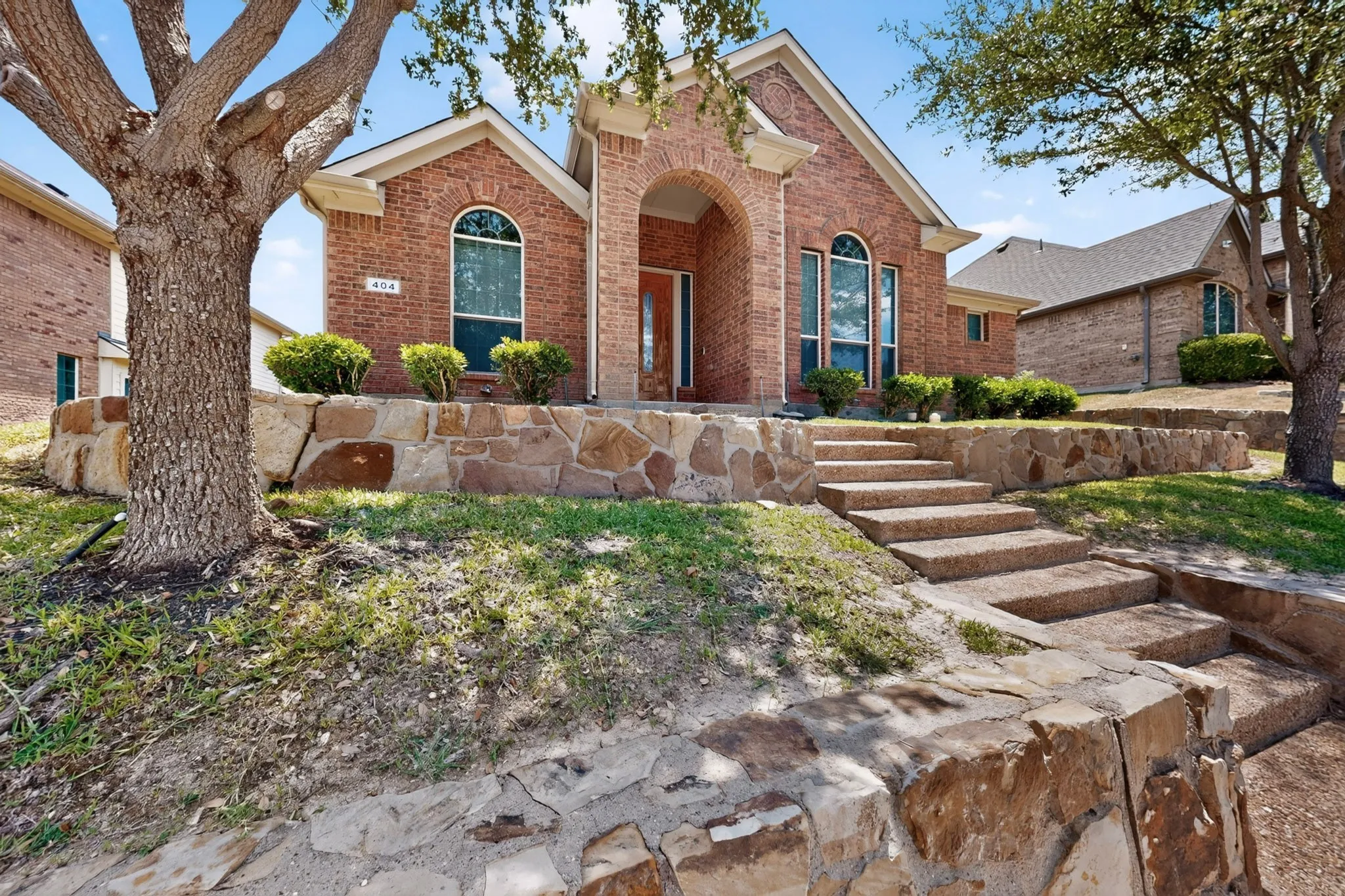 Single Family Residence For Sale in Dallas County , 404 Castle Street, De Soto, Texas 75115, 3 Bedroom, 2 Bathroom, 2 Garage spaces, 1,897 Sqft, built in 2008, mls#21317257, Real Estate Agent in De Soto, Homes For Sale in Dallas county, Homes For Sale in De Soto, Realtor in De Soto Texas, Real Estate Brokerage Independent Realty Texas, Luminita Cordes Realtor