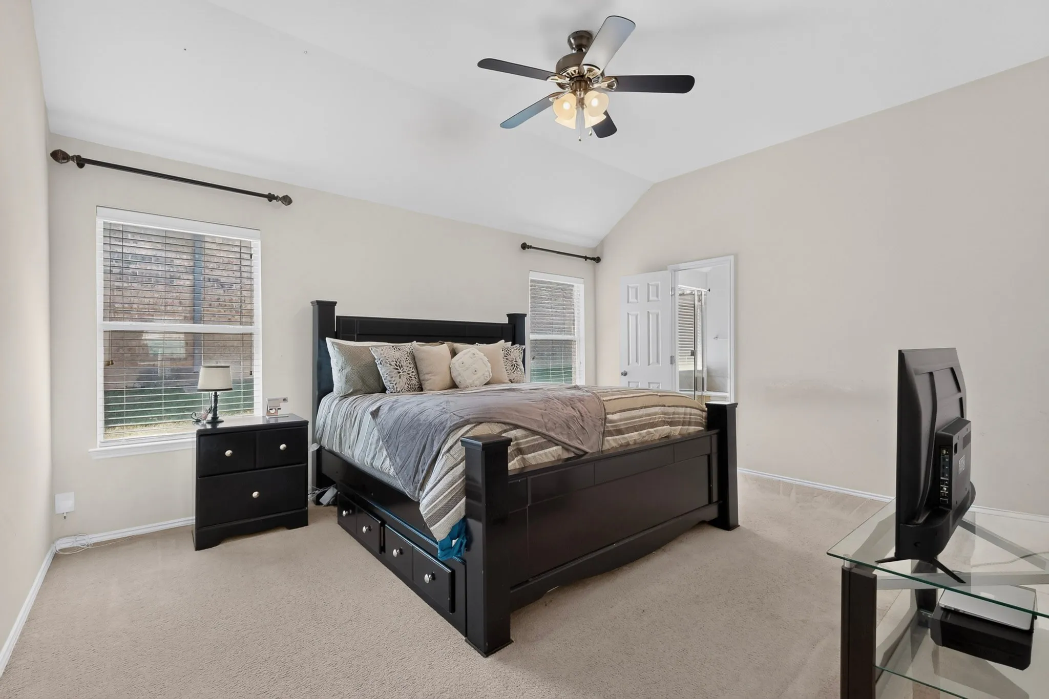 Single Family Residence For Sale in Dallas County , 404 Castle Street, De Soto, Texas 75115, 3 Bedroom, 2 Bathroom, 2 Garage spaces, 1,897 Sqft, built in 2008, mls#21317257, Real Estate Agent in De Soto, Homes For Sale in Dallas county, Homes For Sale in De Soto, Realtor in De Soto Texas, Real Estate Brokerage Independent Realty Texas, Luminita Cordes Realtor