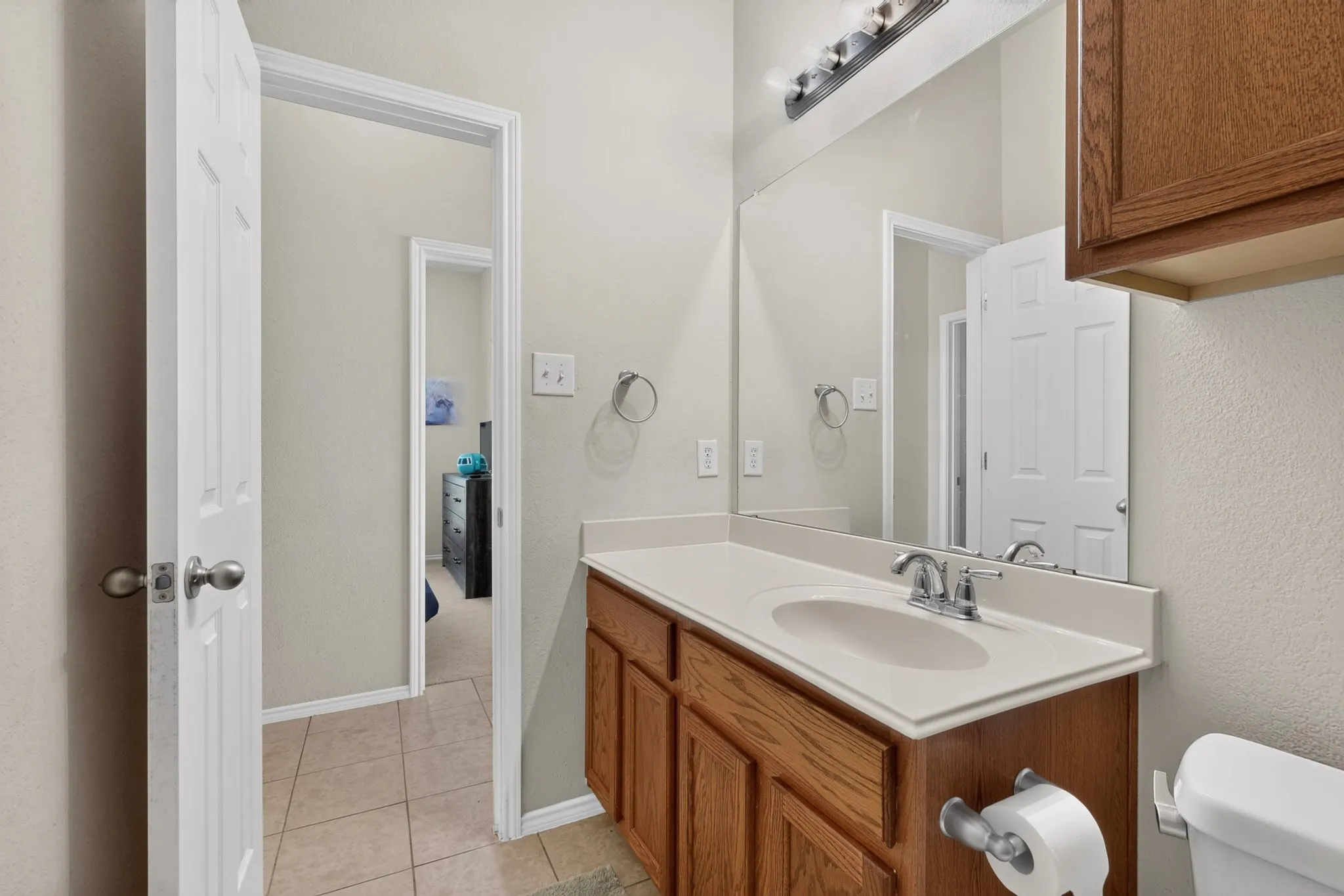 Single Family Residence For Sale in Dallas County , 404 Castle Street, De Soto, Texas 75115, 3 Bedroom, 2 Bathroom, 2 Garage spaces, 1,897 Sqft, built in 2008, mls#21317257, Real Estate Agent in De Soto, Homes For Sale in Dallas county, Homes For Sale in De Soto, Realtor in De Soto Texas, Real Estate Brokerage Independent Realty Texas, Luminita Cordes Realtor