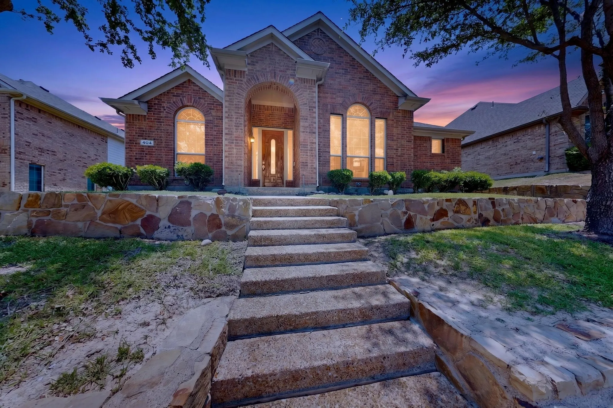 Single Family Residence For Sale in Dallas County , 404 Castle Street, De Soto, Texas 75115, 3 Bedroom, 2 Bathroom, 2 Garage spaces, 1,897 Sqft, built in 2008, mls#21317257, Real Estate Agent in De Soto, Homes For Sale in Dallas county, Homes For Sale in De Soto, Realtor in De Soto Texas, Real Estate Brokerage Independent Realty Texas, Luminita Cordes Realtor