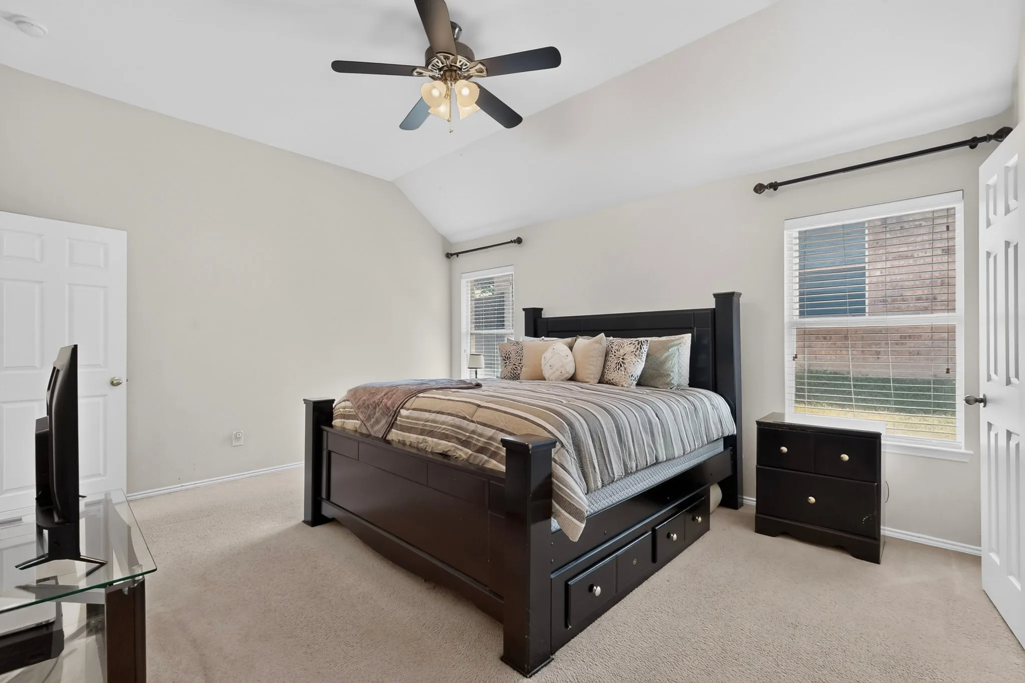 Single Family Residence For Sale in Dallas County , 404 Castle Street, De Soto, Texas 75115, 3 Bedroom, 2 Bathroom, 2 Garage spaces, 1,897 Sqft, built in 2008, mls#21317257, Real Estate Agent in De Soto, Homes For Sale in Dallas county, Homes For Sale in De Soto, Realtor in De Soto Texas, Real Estate Brokerage Independent Realty Texas, Luminita Cordes Realtor