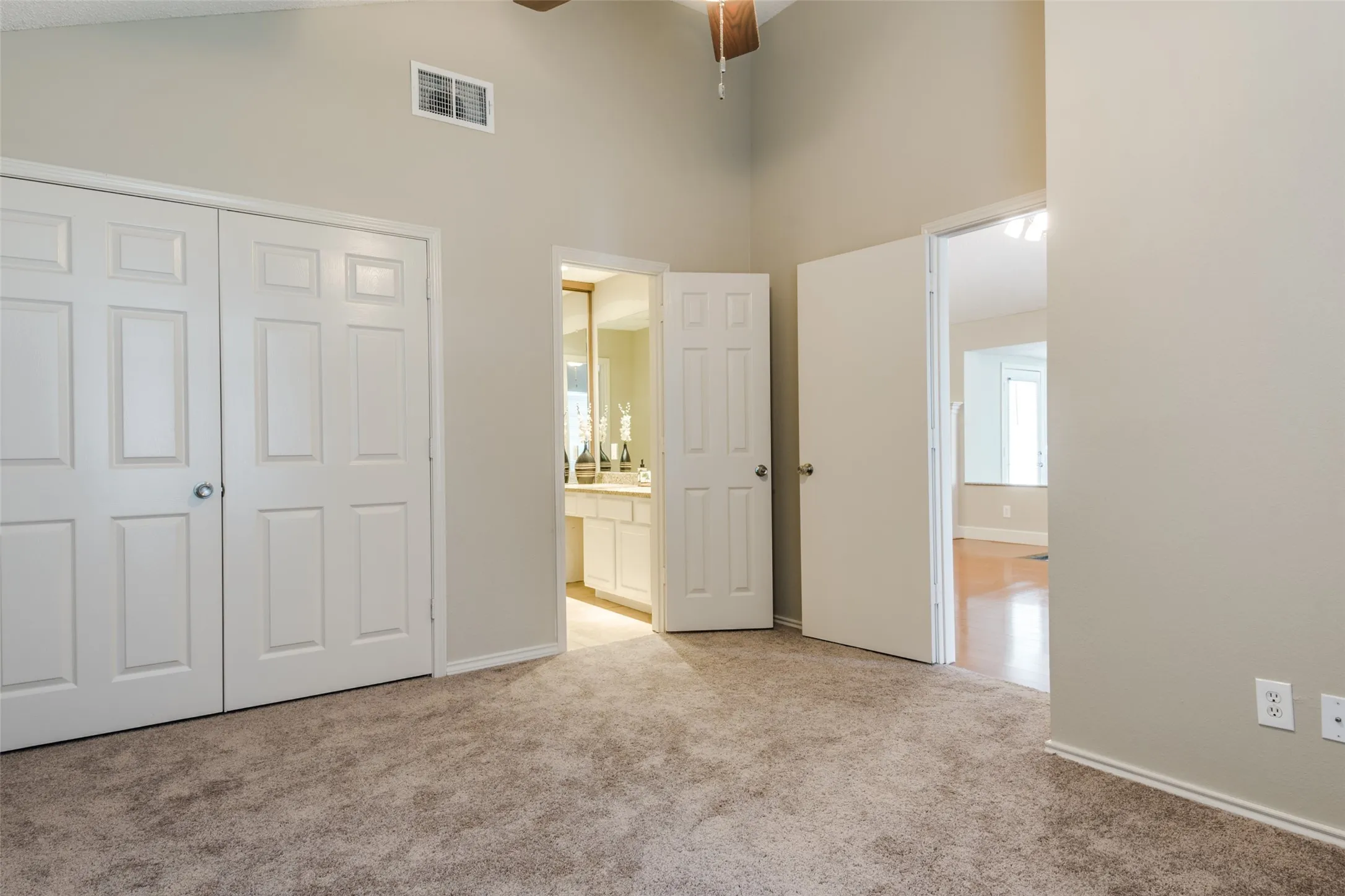 Single Family Residence For Rent in Denton County , 1461 Javelin Way, Lewisville, Texas 75077, 3 Bedroom, 2 Bathroom, Garage spaces, 1,375 Sqft, built in 1986, mls#21323152, Real Estate Agent in Lewisville, Homes For Rent in Denton county, Homes For Rent in Lewisville, Realtor in Lewisville Texas, Real Estate Brokerage Independent Realty Texas, Luminita Cordes Realtor