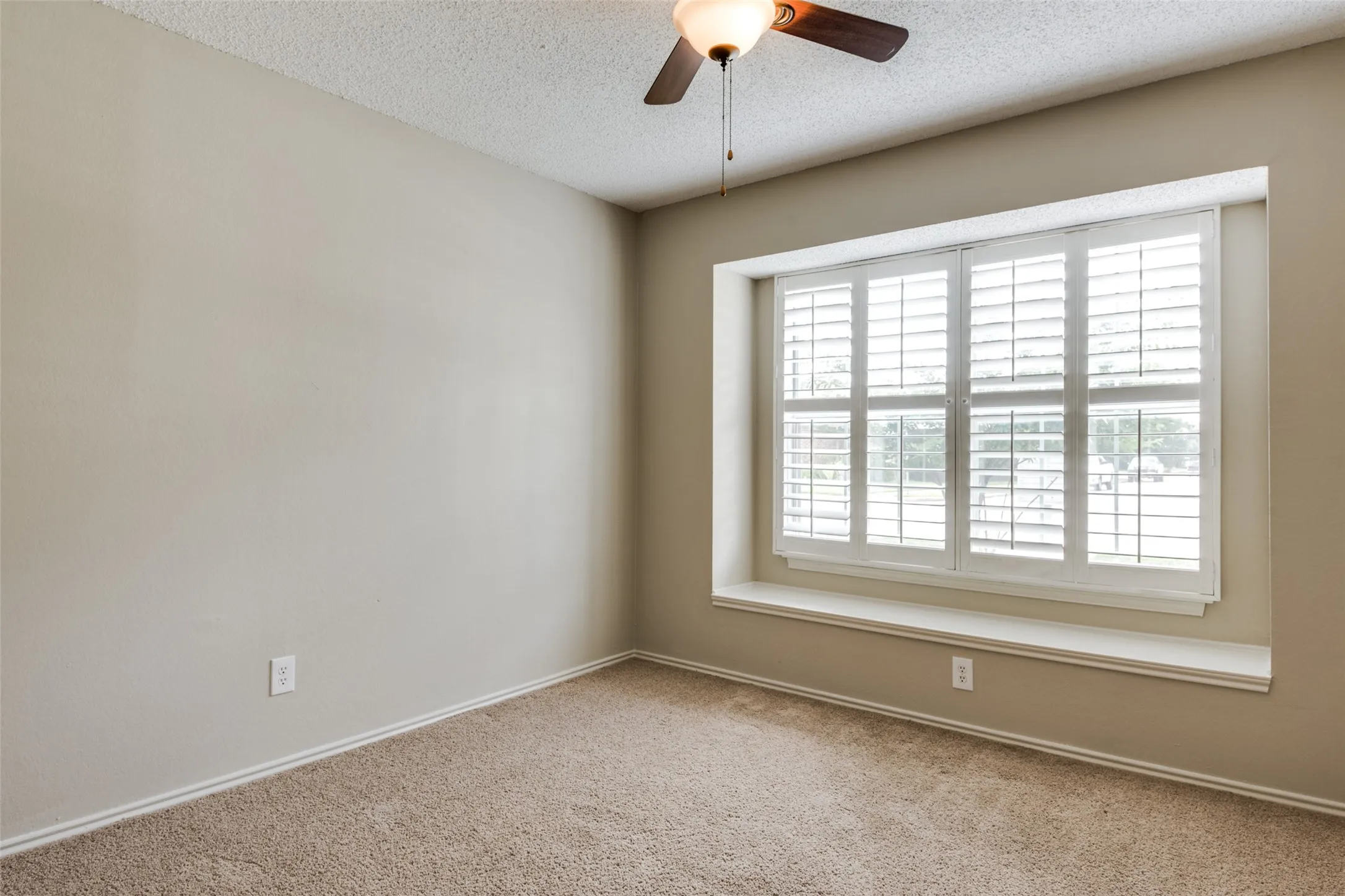 Single Family Residence For Rent in Denton County , 1461 Javelin Way, Lewisville, Texas 75077, 3 Bedroom, 2 Bathroom, Garage spaces, 1,375 Sqft, built in 1986, mls#21323152, Real Estate Agent in Lewisville, Homes For Rent in Denton county, Homes For Rent in Lewisville, Realtor in Lewisville Texas, Real Estate Brokerage Independent Realty Texas, Luminita Cordes Realtor