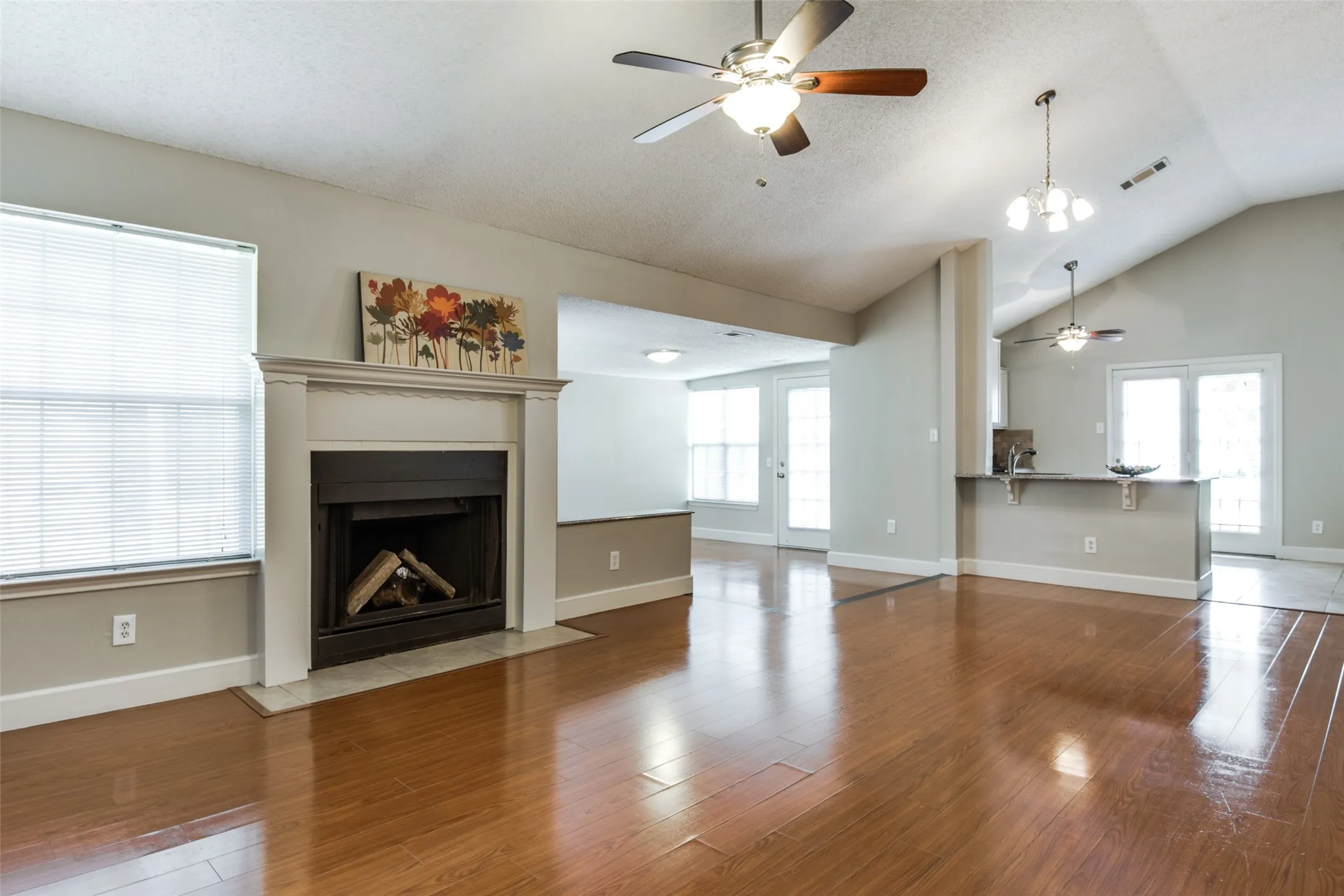 Single Family Residence For Rent in Denton County , 1461 Javelin Way, Lewisville, Texas 75077, 3 Bedroom, 2 Bathroom, Garage spaces, 1,375 Sqft, built in 1986, mls#21323152, Real Estate Agent in Lewisville, Homes For Rent in Denton county, Homes For Rent in Lewisville, Realtor in Lewisville Texas, Real Estate Brokerage Independent Realty Texas, Luminita Cordes Realtor