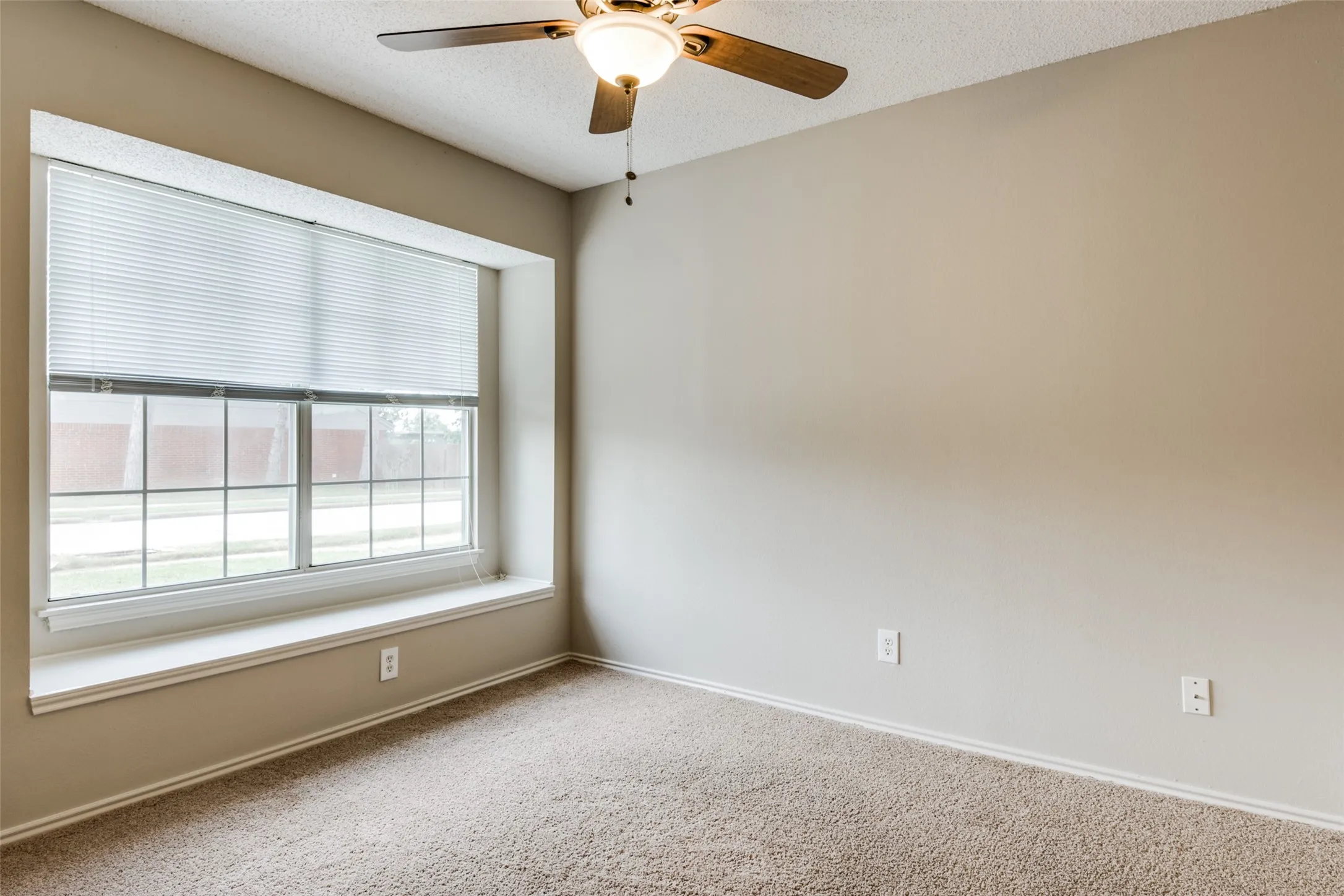Single Family Residence For Rent in Denton County , 1461 Javelin Way, Lewisville, Texas 75077, 3 Bedroom, 2 Bathroom, Garage spaces, 1,375 Sqft, built in 1986, mls#21323152, Real Estate Agent in Lewisville, Homes For Rent in Denton county, Homes For Rent in Lewisville, Realtor in Lewisville Texas, Real Estate Brokerage Independent Realty Texas, Luminita Cordes Realtor