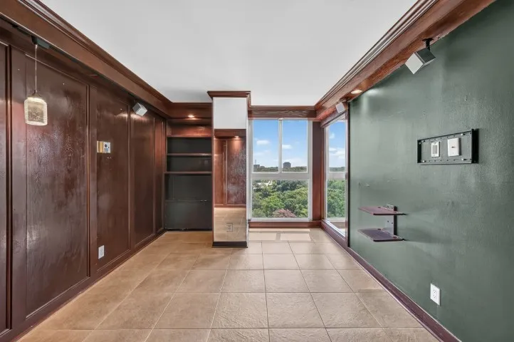 Condominium For Sale in Dallas County , 3883 Turtle Creek Boulevard 1005, Dallas, Texas 75219, 1 Bedroom, 1 Bathroom, 1 Garage spaces, 667 Sqft, built in 1963, mls#21317917, Real Estate Agent in Dallas, Homes For Sale in Dallas county, Homes For Sale in Dallas, Realtor in Dallas Texas, Real Estate Brokerage Independent Realty Texas, Luminita Cordes Realtor