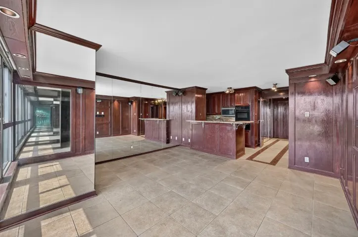 Condominium For Sale in Dallas County , 3883 Turtle Creek Boulevard 1005, Dallas, Texas 75219, 1 Bedroom, 1 Bathroom, 1 Garage spaces, 667 Sqft, built in 1963, mls#21317917, Real Estate Agent in Dallas, Homes For Sale in Dallas county, Homes For Sale in Dallas, Realtor in Dallas Texas, Real Estate Brokerage Independent Realty Texas, Luminita Cordes Realtor