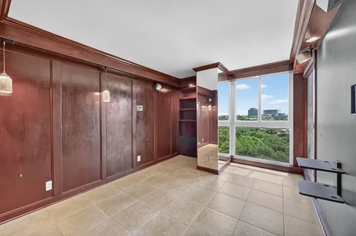 Condominium For Sale in Dallas County , 3883 Turtle Creek Boulevard 1005, Dallas, Texas 75219, 1 Bedroom, 1 Bathroom, 1 Garage spaces, 667 Sqft, built in 1963, mls#21317917, Real Estate Agent in Dallas, Homes For Sale in Dallas county, Homes For Sale in Dallas, Realtor in Dallas Texas, Real Estate Brokerage Independent Realty Texas, Luminita Cordes Realtor