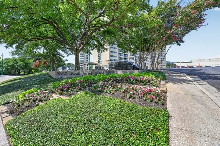 Condominium For Sale in Dallas County , 3883 Turtle Creek Boulevard 1005, Dallas, Texas 75219, 1 Bedroom, 1 Bathroom, 1 Garage spaces, 667 Sqft, built in 1963, mls#21317917, Real Estate Agent in Dallas, Homes For Sale in Dallas county, Homes For Sale in Dallas, Realtor in Dallas Texas, Real Estate Brokerage Independent Realty Texas, Luminita Cordes Realtor
