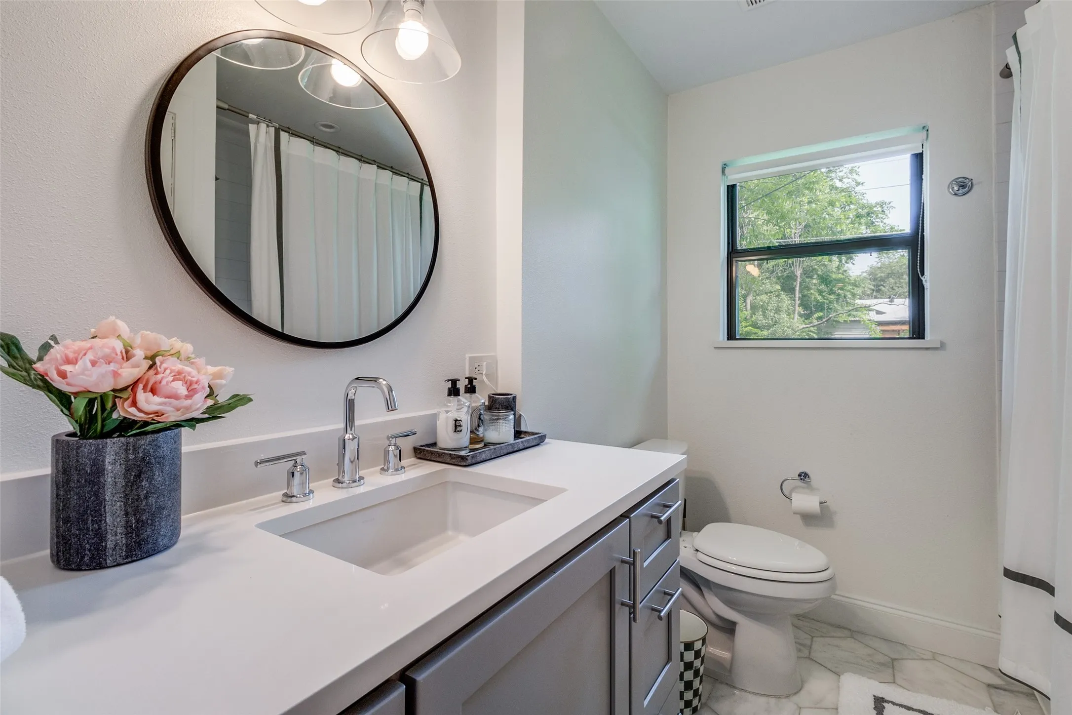 Single Family Residence For Rent in Dallas County , 876 Berkinshire Drive, Dallas, Texas 75218, 3 Bedroom, 2 Bathroom, 2 Garage spaces, 1,654 Sqft, built in 1955, mls#21321666, Real Estate Agent in Dallas, Homes For Rent in Dallas county, Homes For Rent in Dallas, Realtor in Dallas Texas, Real Estate Brokerage Independent Realty Texas, Luminita Cordes Realtor