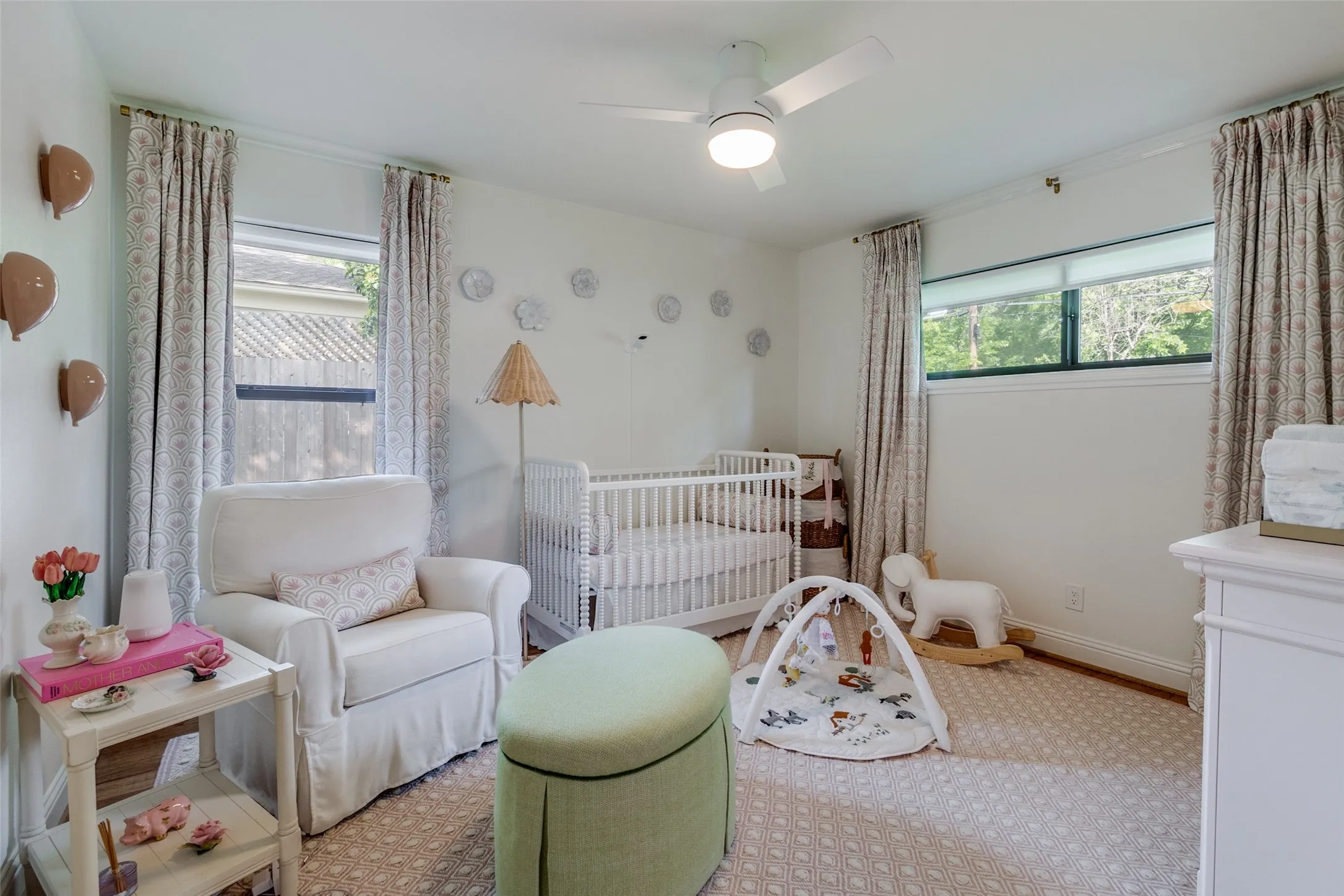 Single Family Residence For Rent in Dallas County , 876 Berkinshire Drive, Dallas, Texas 75218, 3 Bedroom, 2 Bathroom, 2 Garage spaces, 1,654 Sqft, built in 1955, mls#21321666, Real Estate Agent in Dallas, Homes For Rent in Dallas county, Homes For Rent in Dallas, Realtor in Dallas Texas, Real Estate Brokerage Independent Realty Texas, Luminita Cordes Realtor