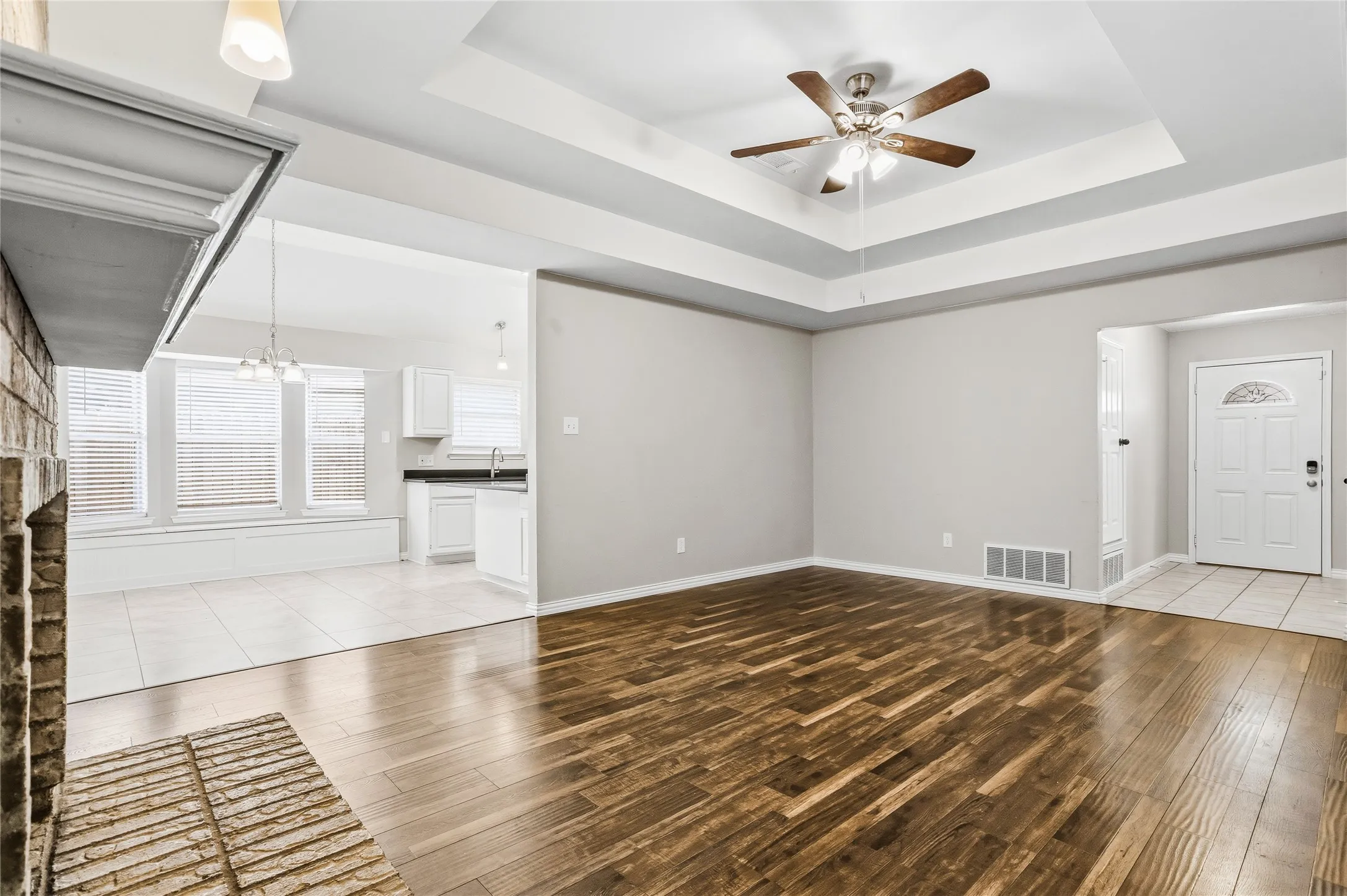 Single Family Residence For Sale in Tarrant County , 6308 S Chesterfield Drive, Fort Worth, Texas 76179, 3 Bedroom, 2 Bathroom, 2 Garage spaces, 1,522 Sqft, built in 1987, mls#21323141, Real Estate Agent in Fort Worth, Homes For Sale in Tarrant county, Homes For Sale in Fort Worth, Realtor in Fort Worth Texas, Real Estate Brokerage Independent Realty Texas, Luminita Cordes Realtor