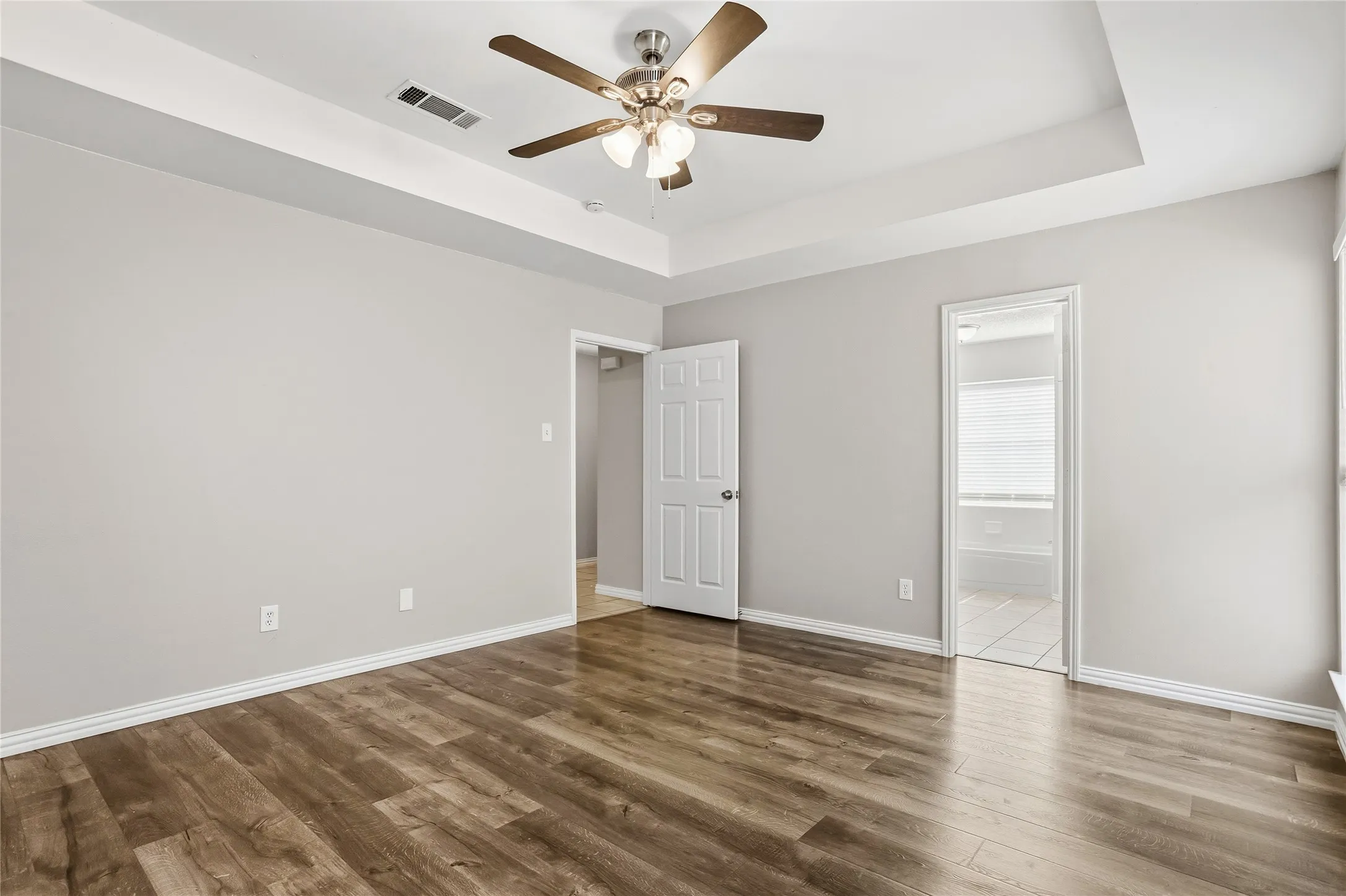 Single Family Residence For Sale in Tarrant County , 6308 S Chesterfield Drive, Fort Worth, Texas 76179, 3 Bedroom, 2 Bathroom, 2 Garage spaces, 1,522 Sqft, built in 1987, mls#21323141, Real Estate Agent in Fort Worth, Homes For Sale in Tarrant county, Homes For Sale in Fort Worth, Realtor in Fort Worth Texas, Real Estate Brokerage Independent Realty Texas, Luminita Cordes Realtor