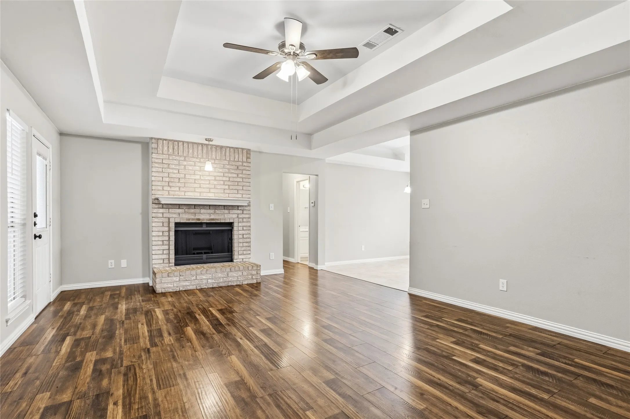 Single Family Residence For Sale in Tarrant County , 6308 S Chesterfield Drive, Fort Worth, Texas 76179, 3 Bedroom, 2 Bathroom, 2 Garage spaces, 1,522 Sqft, built in 1987, mls#21323141, Real Estate Agent in Fort Worth, Homes For Sale in Tarrant county, Homes For Sale in Fort Worth, Realtor in Fort Worth Texas, Real Estate Brokerage Independent Realty Texas, Luminita Cordes Realtor