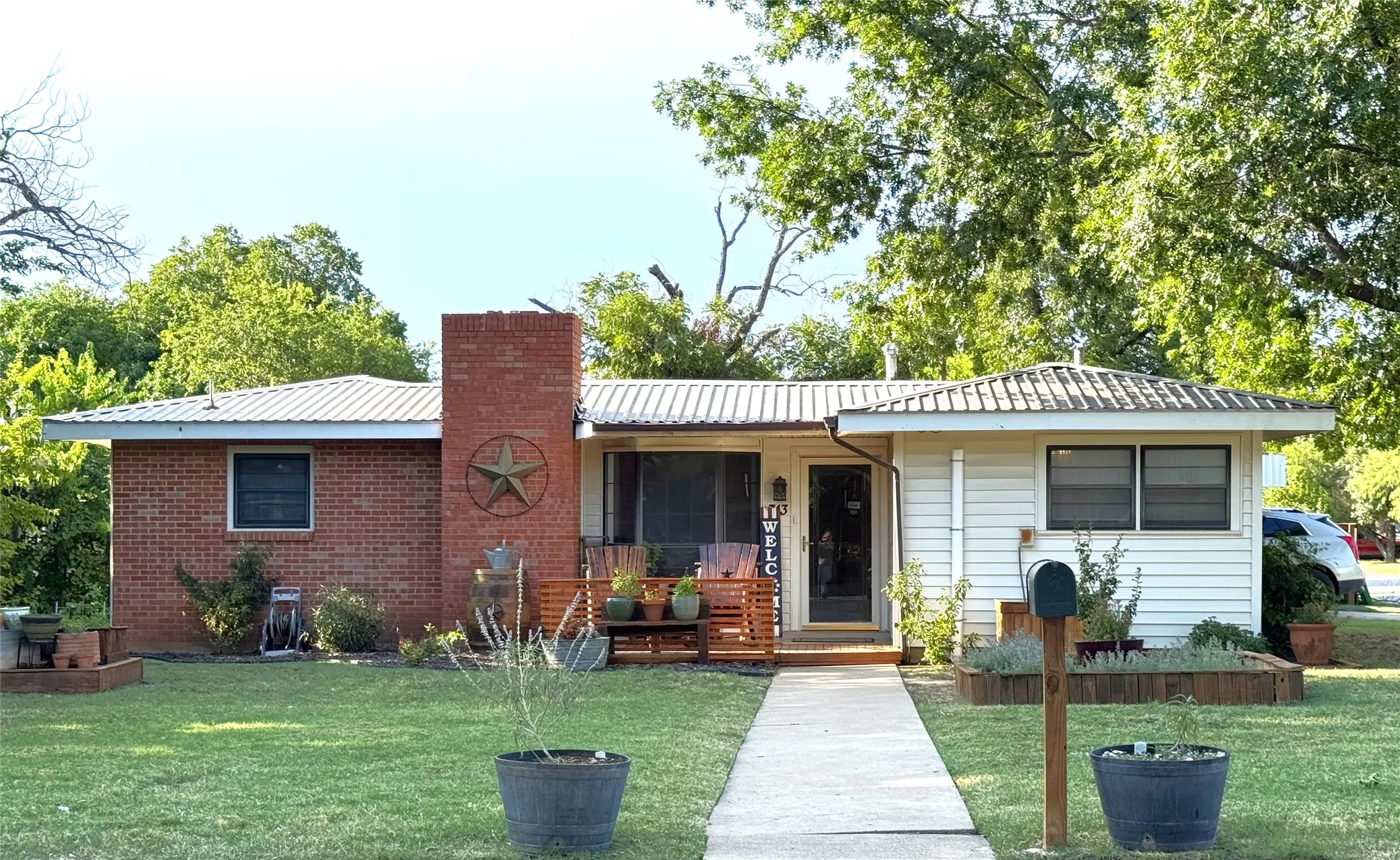 Single Family Residence For Sale in Coleman County , 313 Miami, Coleman, Texas 76834, 3 Bedroom, 2 Bathroom, Garage spaces, 1,338 Sqft, built in 1975, mls#21323186, Real Estate Agent in Coleman, Homes For Sale in Coleman county, Homes For Sale in Coleman, Realtor in Coleman Texas, Real Estate Brokerage Independent Realty Texas, Luminita Cordes Realtor