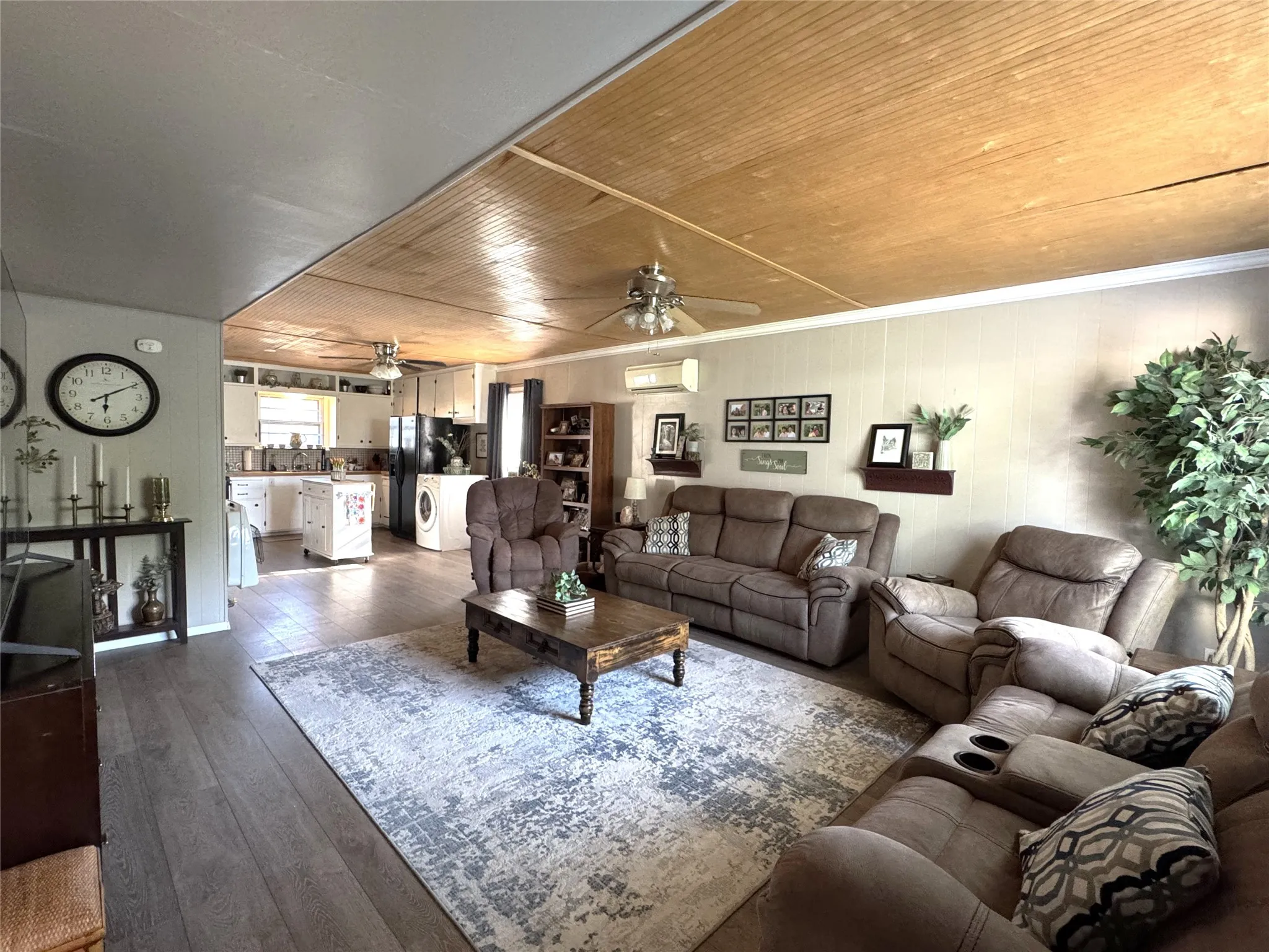 Single Family Residence For Sale in Coleman County , 313 Miami, Coleman, Texas 76834, 3 Bedroom, 2 Bathroom, Garage spaces, 1,338 Sqft, built in 1975, mls#21323186, Real Estate Agent in Coleman, Homes For Sale in Coleman county, Homes For Sale in Coleman, Realtor in Coleman Texas, Real Estate Brokerage Independent Realty Texas, Luminita Cordes Realtor