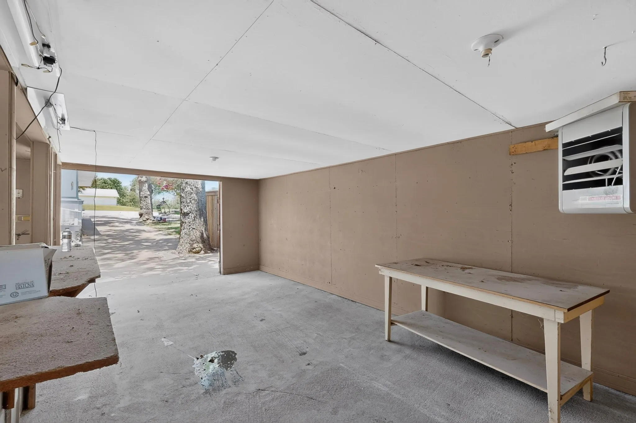 Single Family Residence For Sale in Grayson County , 908 W Heron Street, Denison, Texas 75020, 3 Bedroom, 3 Bathroom, 1 Garage spaces, 2,600 Sqft, built in 1942, mls#21323194, Real Estate Agent in Denison, Homes For Sale in Grayson county, Homes For Sale in Denison, Realtor in Denison Texas, Real Estate Brokerage Independent Realty Texas, Luminita Cordes Realtor