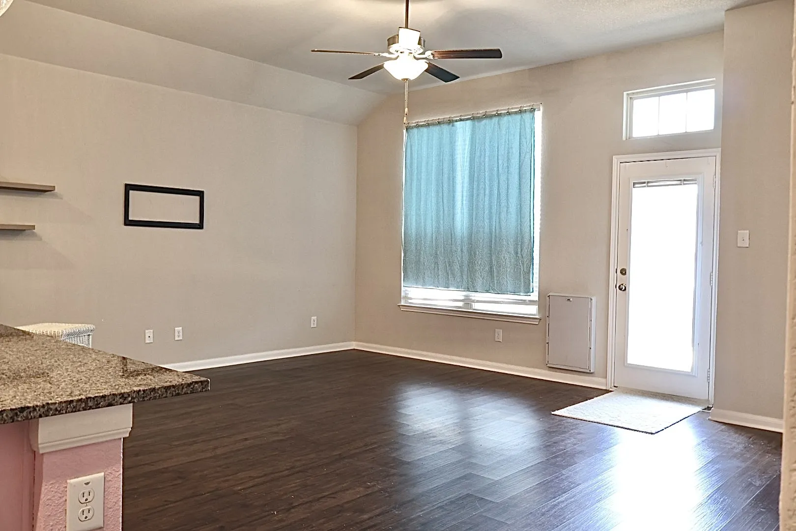 Single Family Residence For Sale in Mc Lennan County , 10205 Omni Drive, Waco, Texas 76708, 3 Bedroom, 2 Bathroom, 2 Garage spaces, 1,654 Sqft, built in 2019, mls#21322676, Real Estate Agent in Waco, Homes For Sale in Mc Lennan county, Homes For Sale in Waco, Realtor in Waco Texas, Real Estate Brokerage Independent Realty Texas, Luminita Cordes Realtor